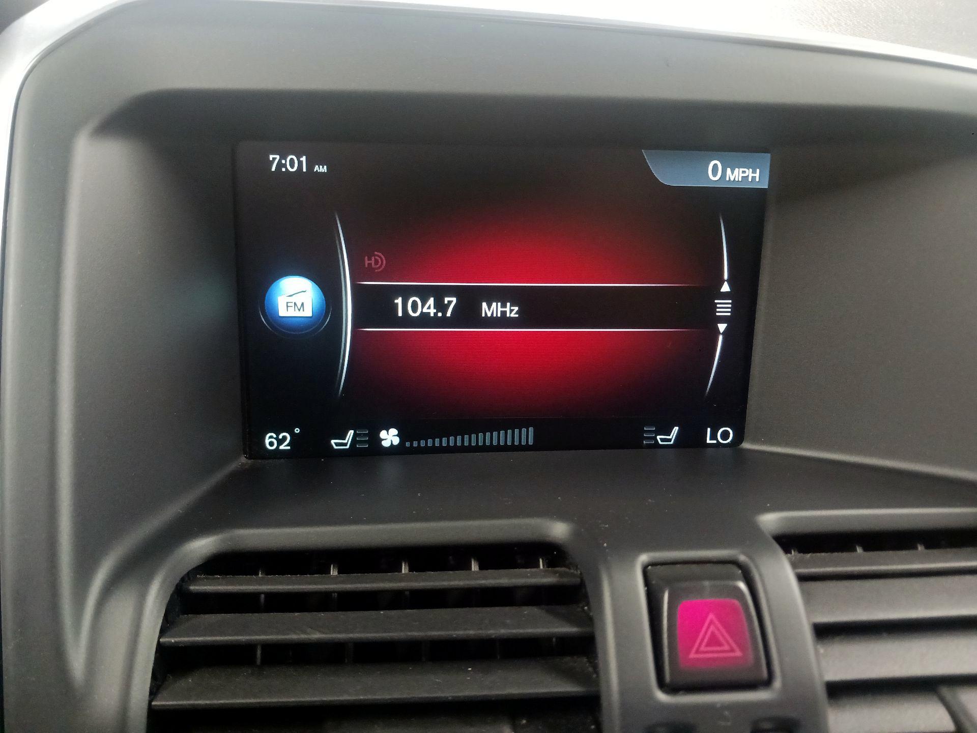 Thumbnail: 2015 Volvo XC60 - 14