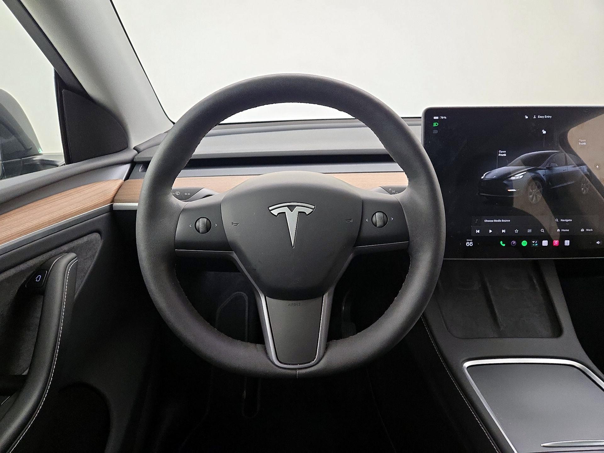 Thumbnail: 2025 Tesla Model Y - 10