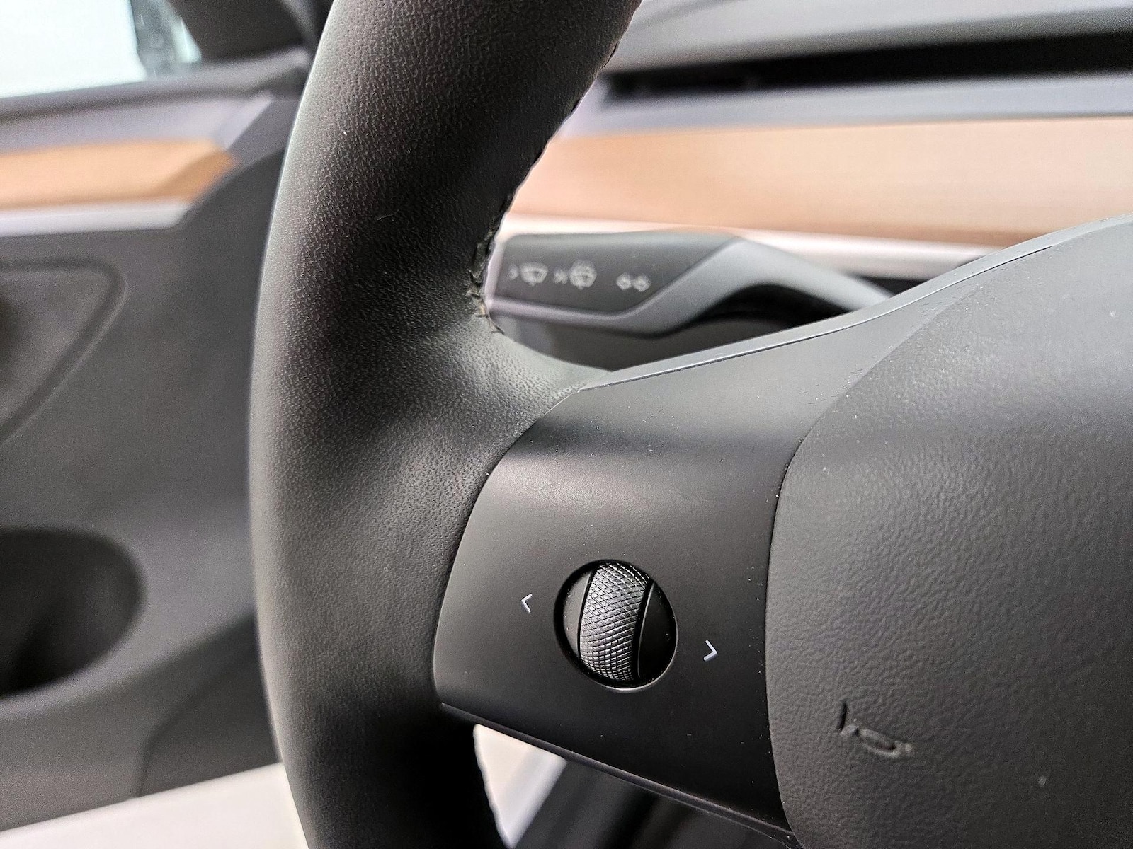 2023 Tesla Model Y Long Range - Photo 14