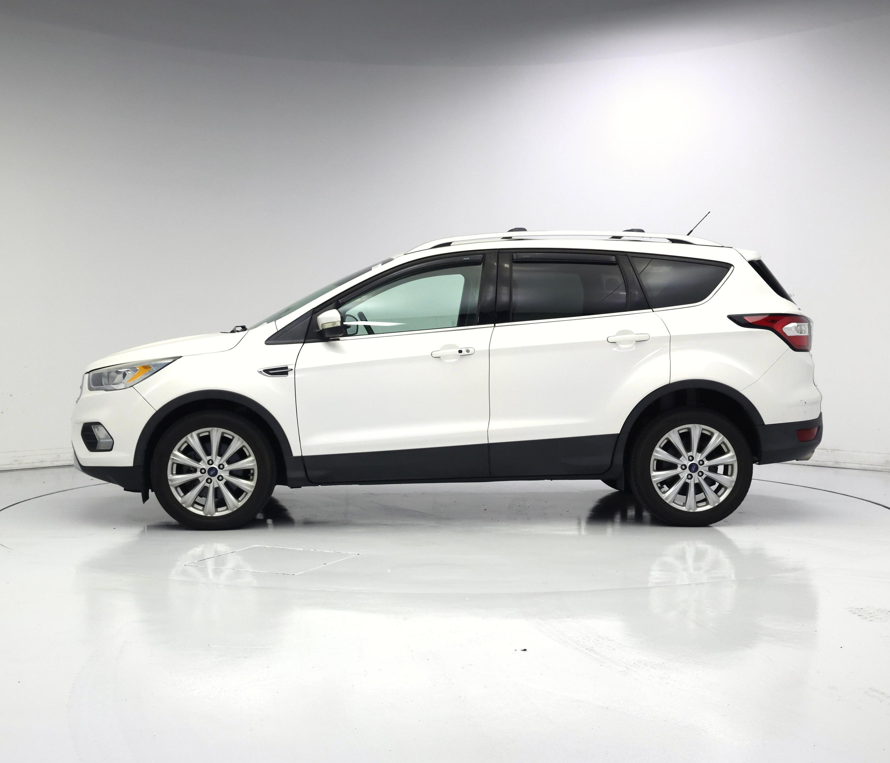 Thumbnail: 2017 Ford Escape - 3
