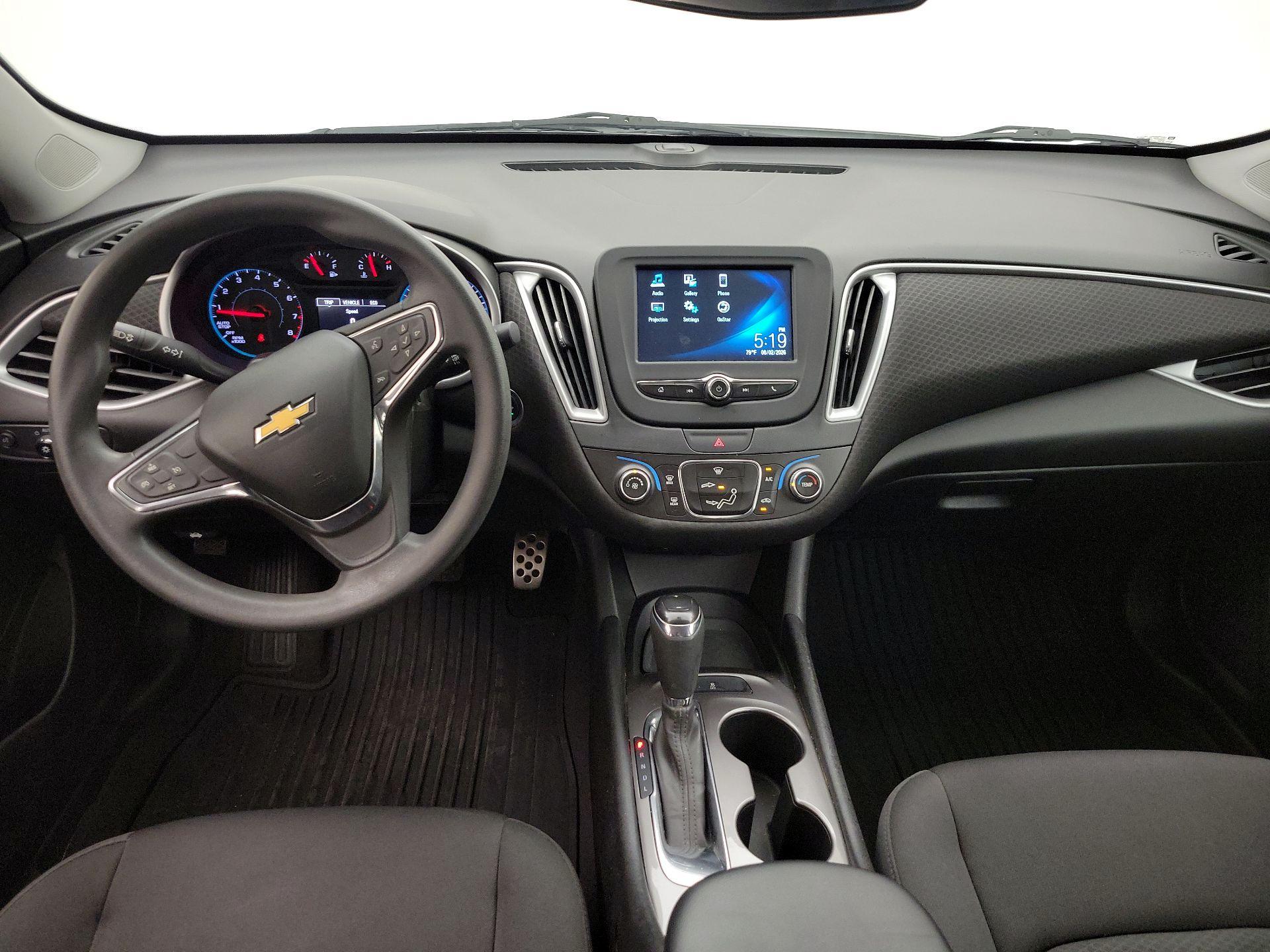 Thumbnail: 2017 Chevrolet Malibu - 9