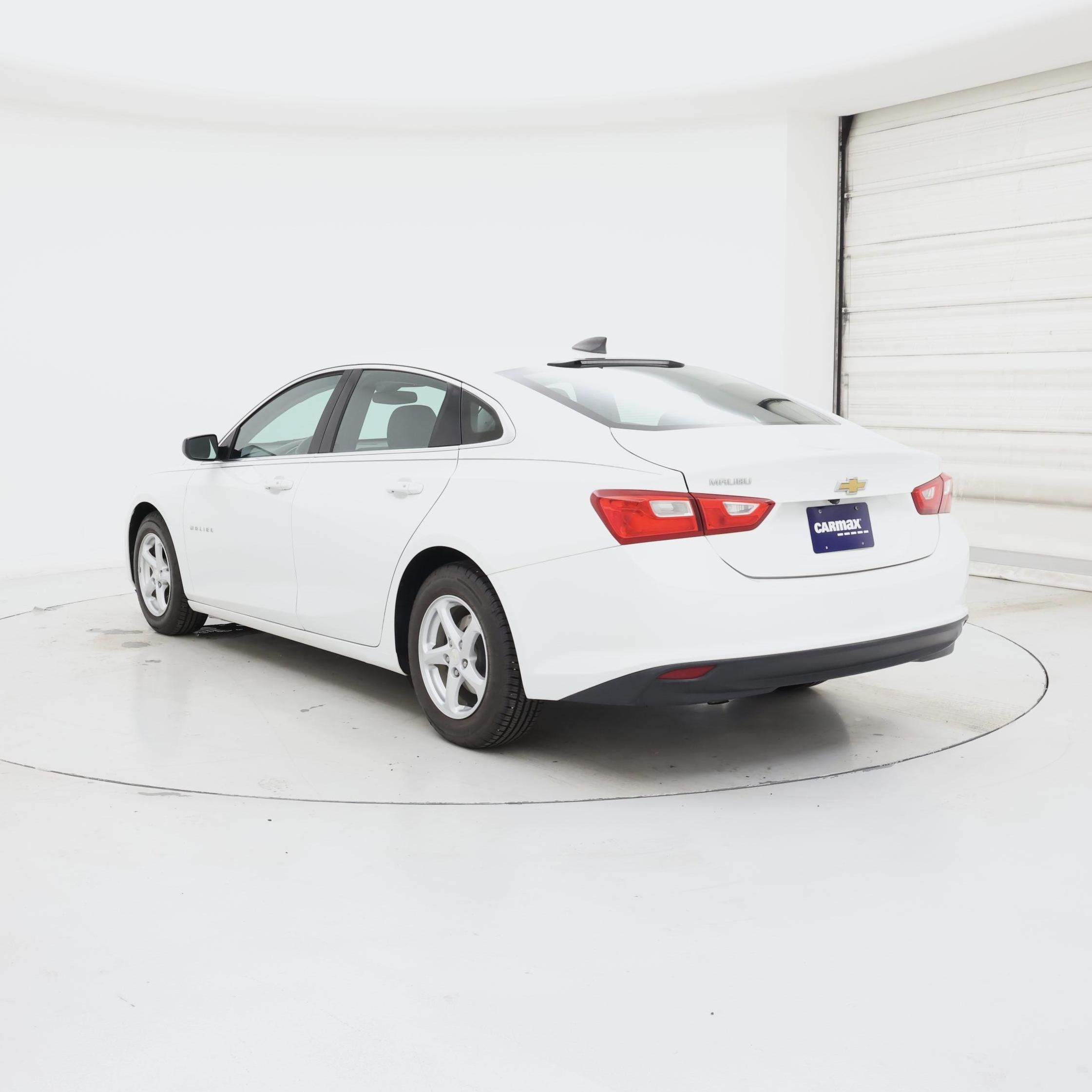 Thumbnail: 2017 Chevrolet Malibu - 2