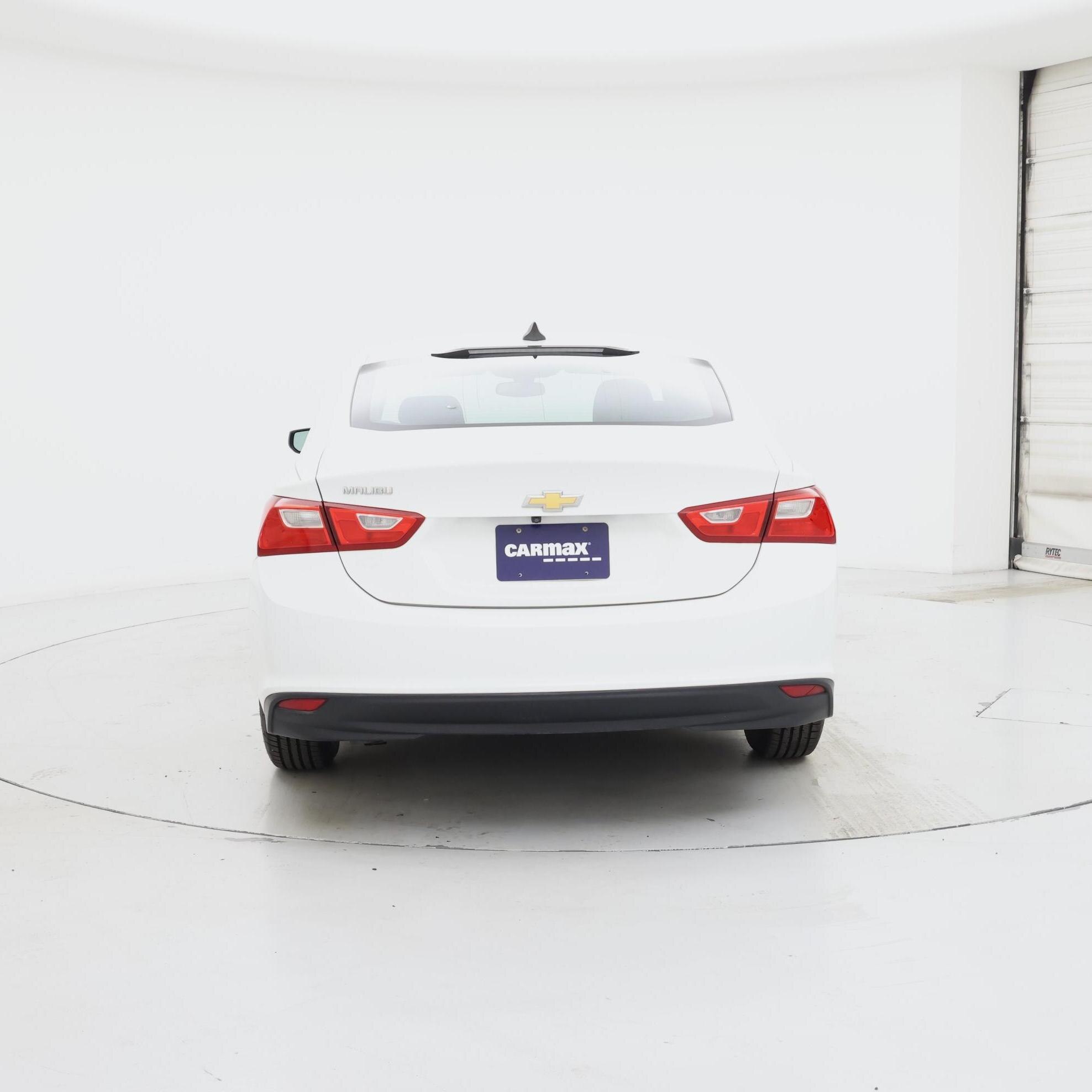 Thumbnail: 2017 Chevrolet Malibu - 6