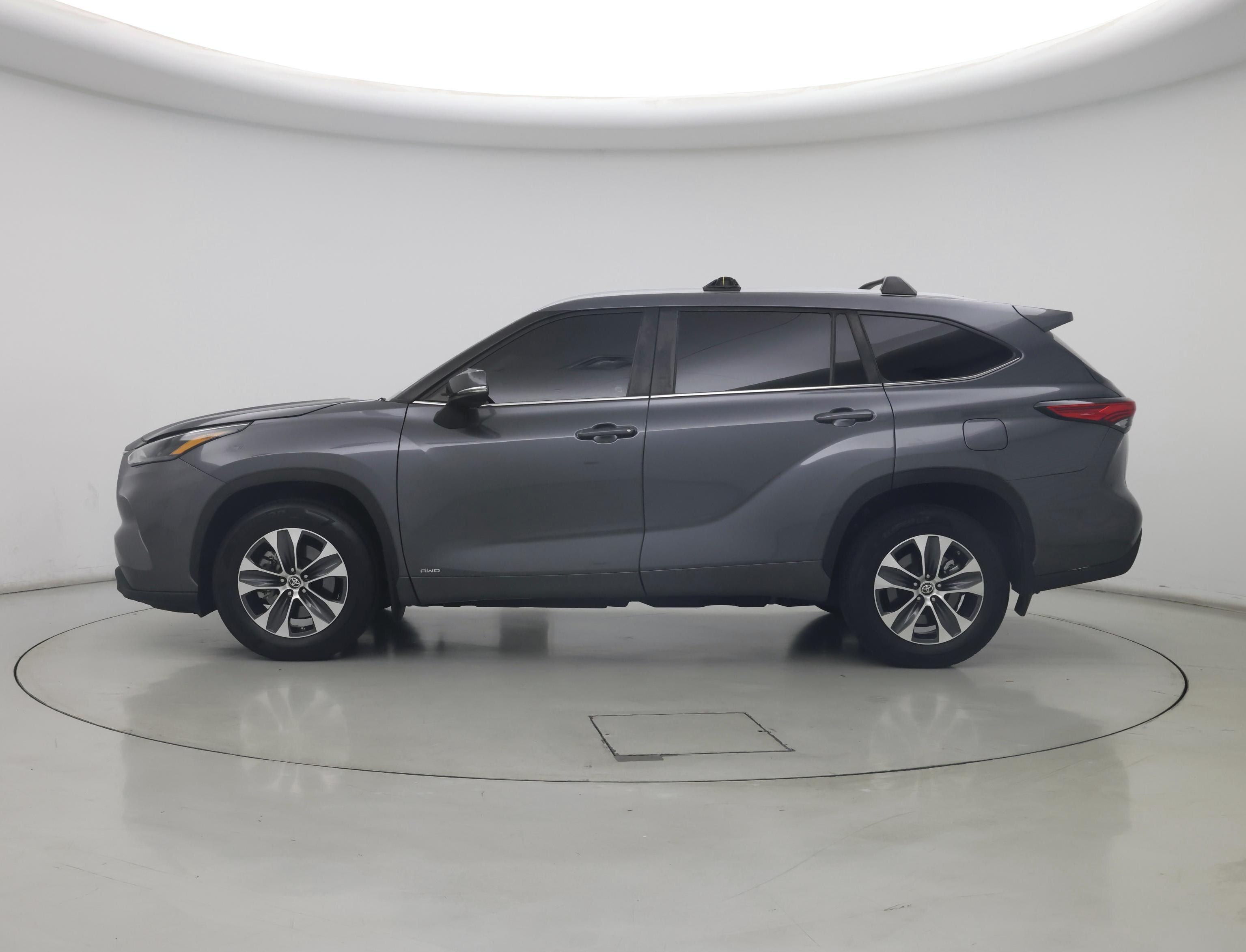 Thumbnail: 2023 Toyota Highlander - 3