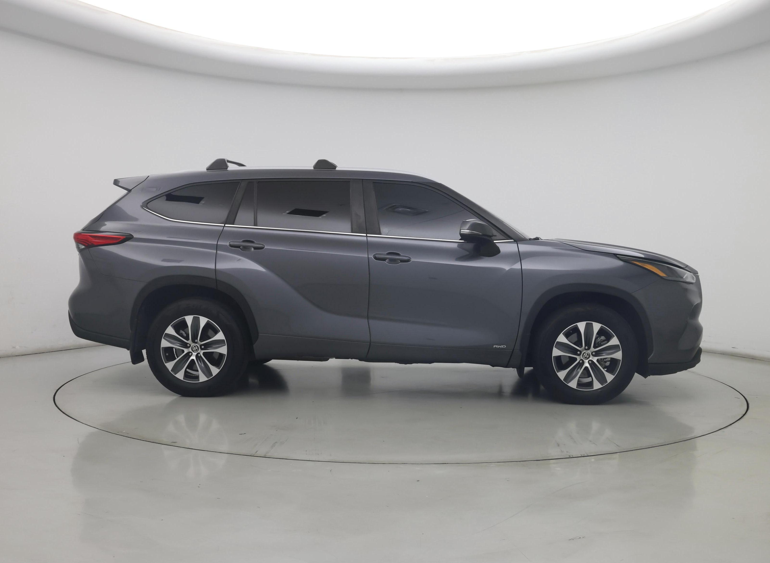 Thumbnail: 2023 Toyota Highlander - 7