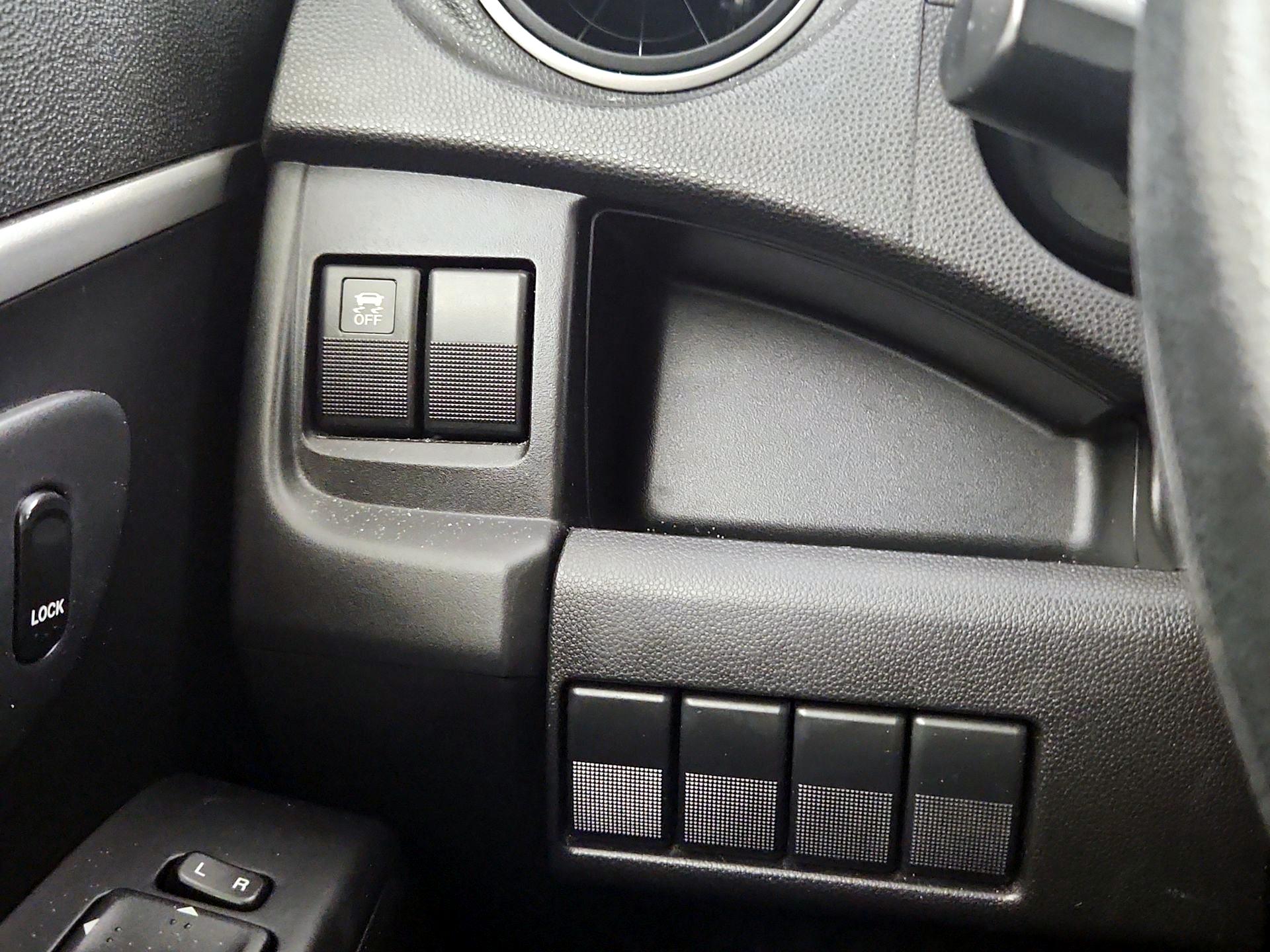Thumbnail: 2015 Mazda Mazda5 - 13