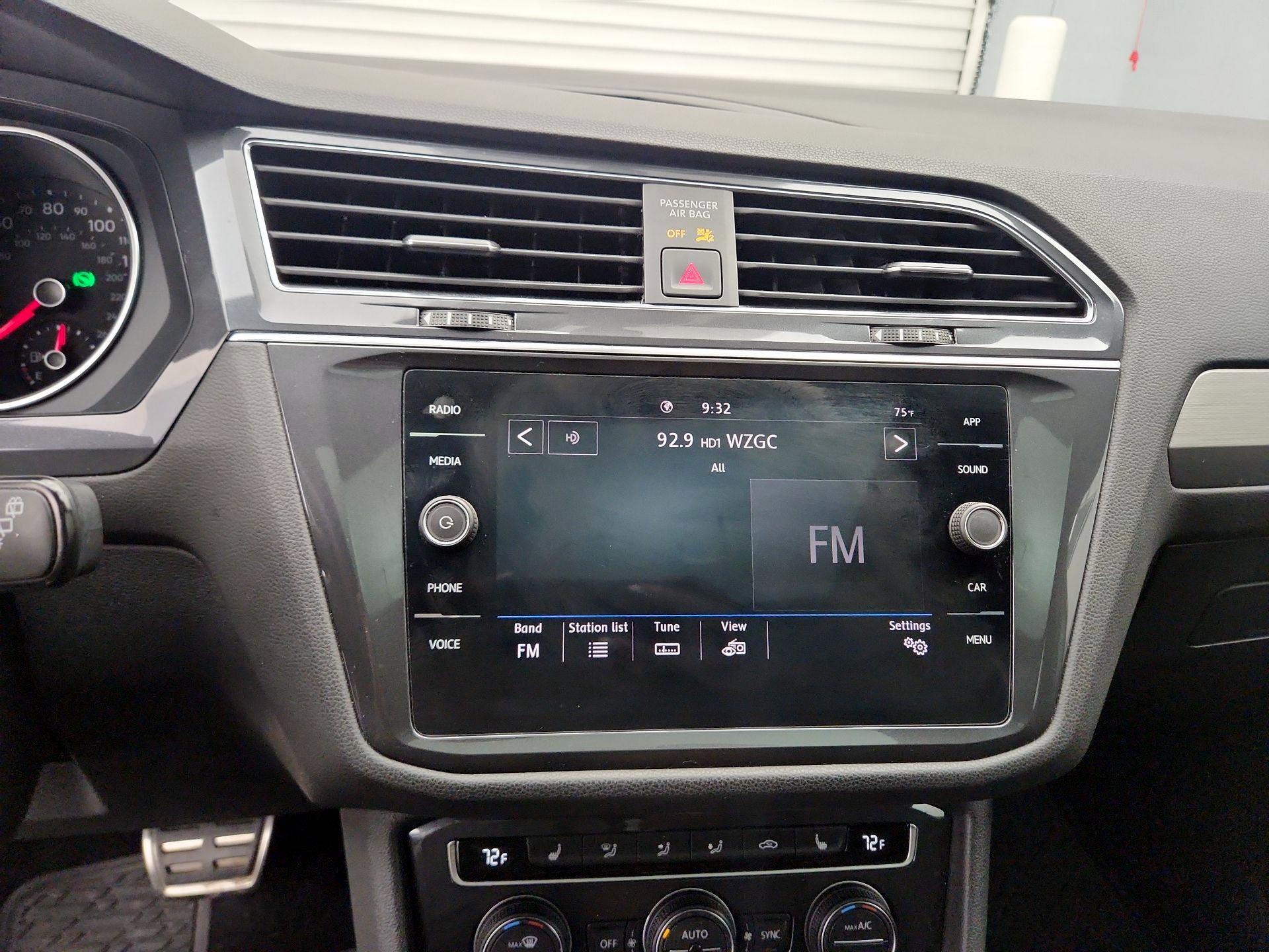 Thumbnail: 2020 Volkswagen Tiguan - 15