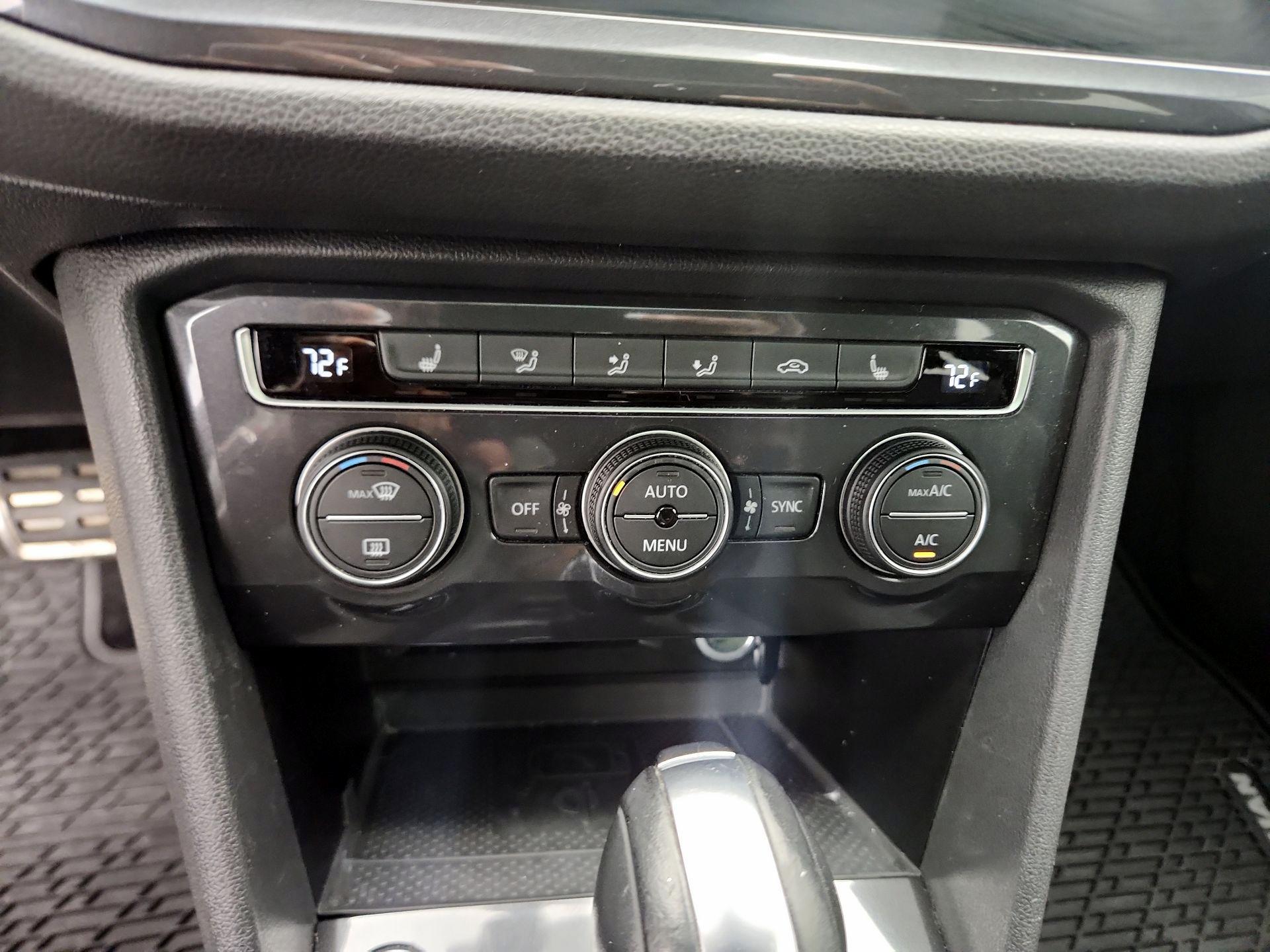 Thumbnail: 2020 Volkswagen Tiguan - 16
