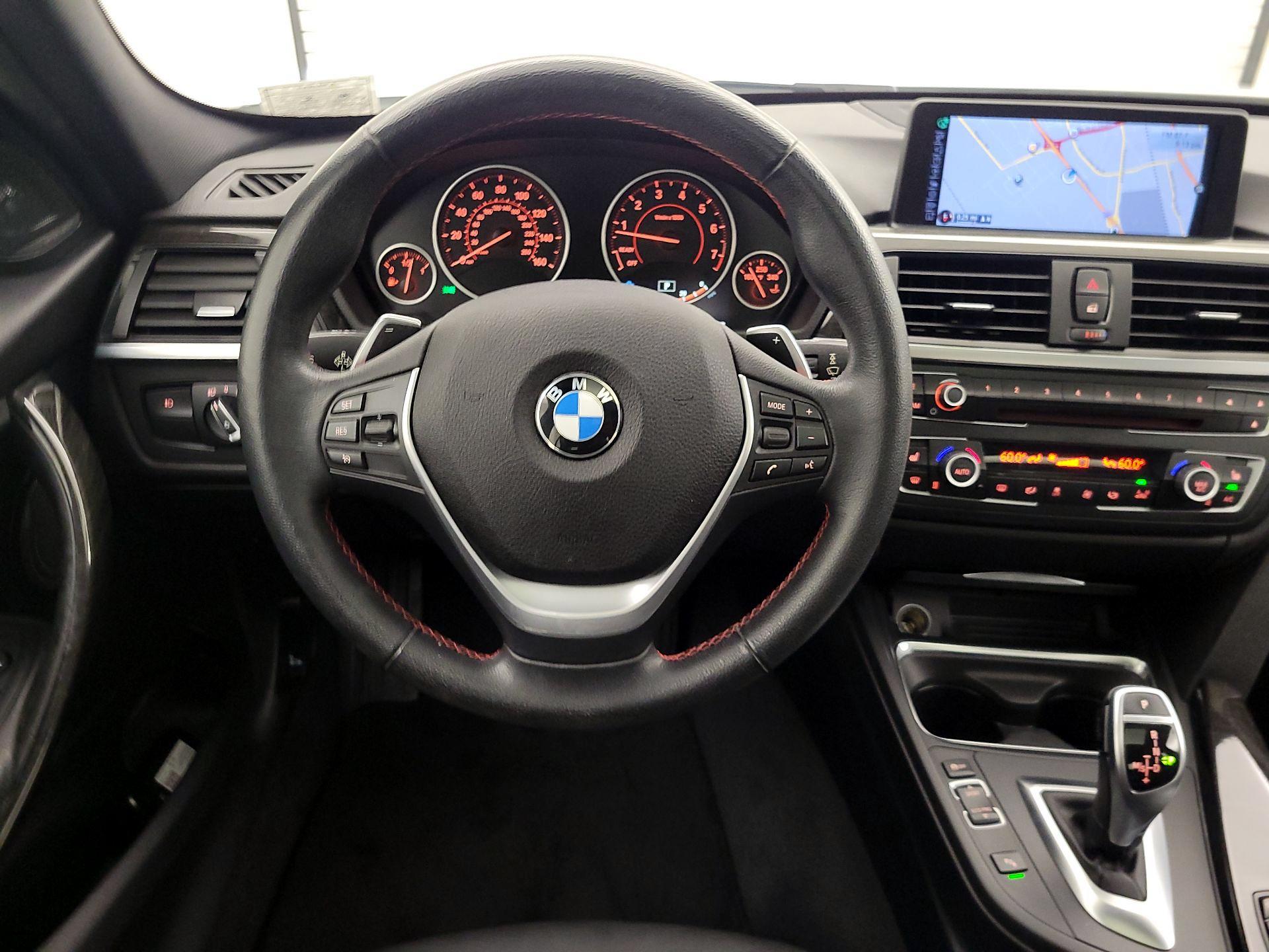 Thumbnail: 2015 BMW 3 Series - 10