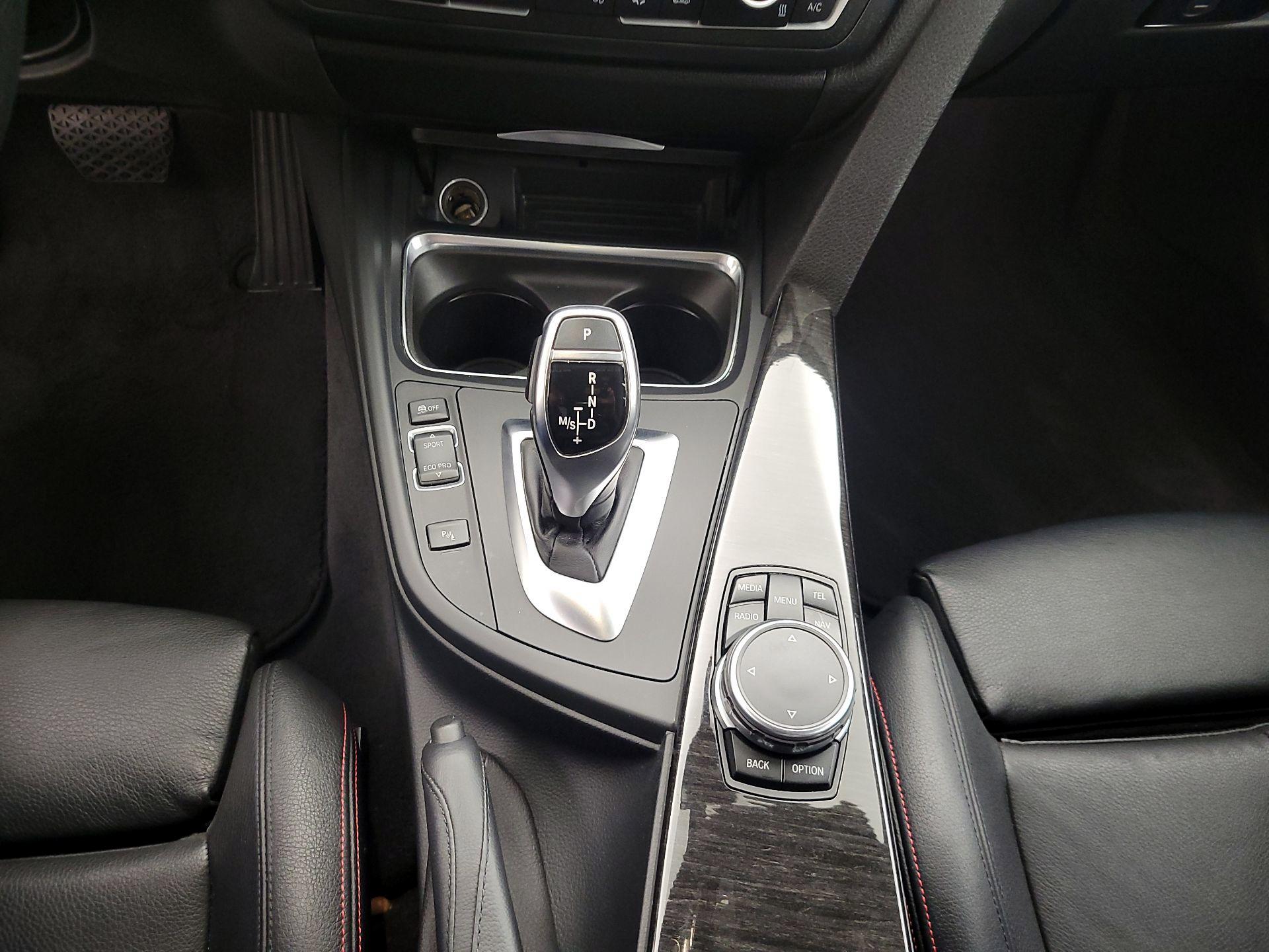 Thumbnail: 2015 BMW 3 Series - 18
