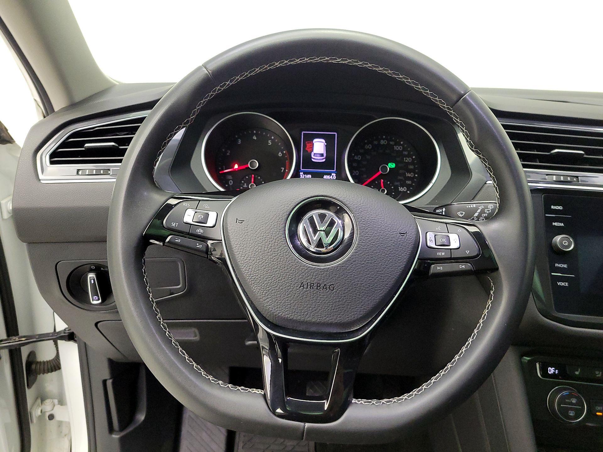 Thumbnail: 2021 Volkswagen Tiguan - 10