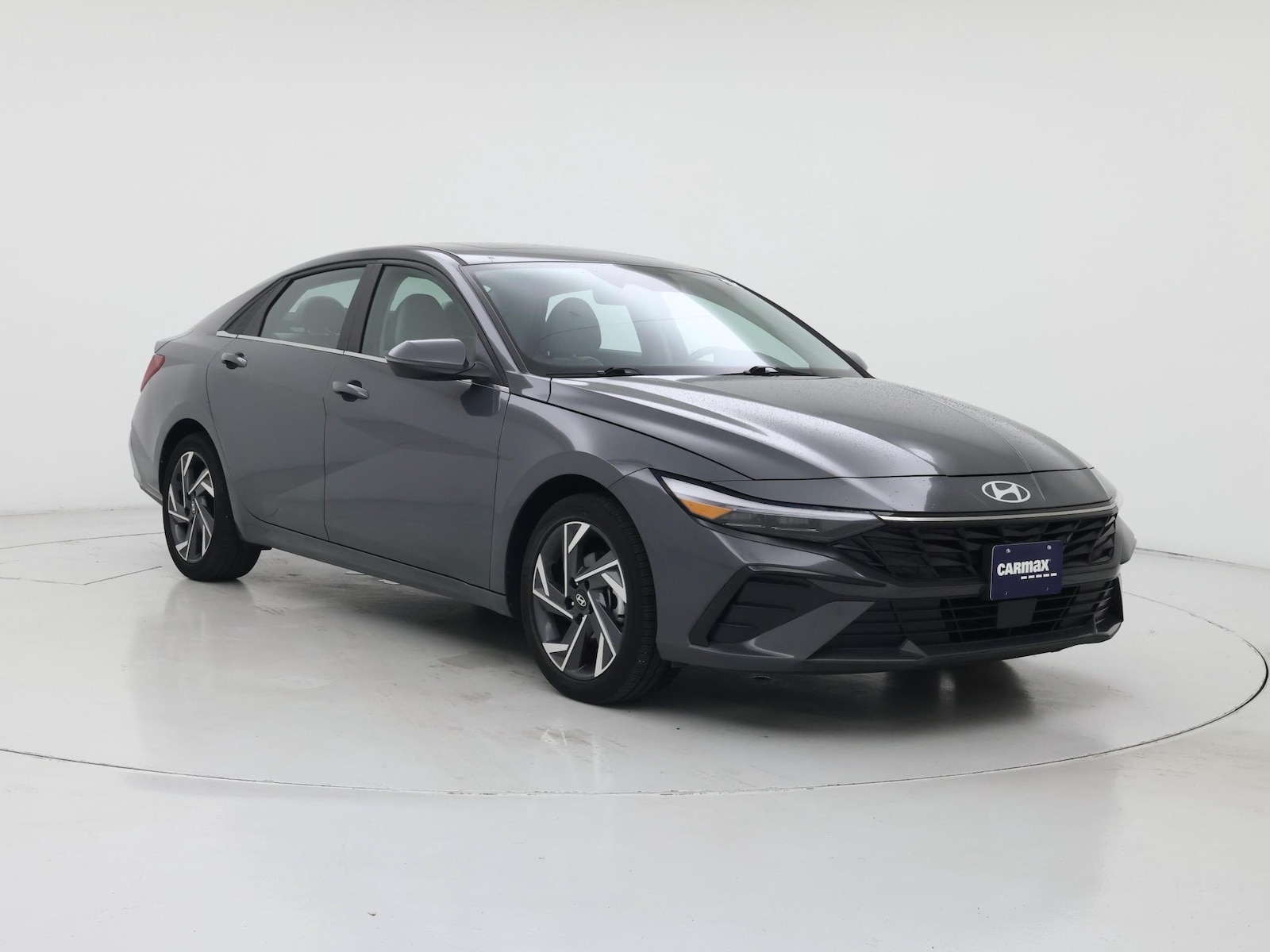 2024 Hyundai Elantra Limited - Photo 2