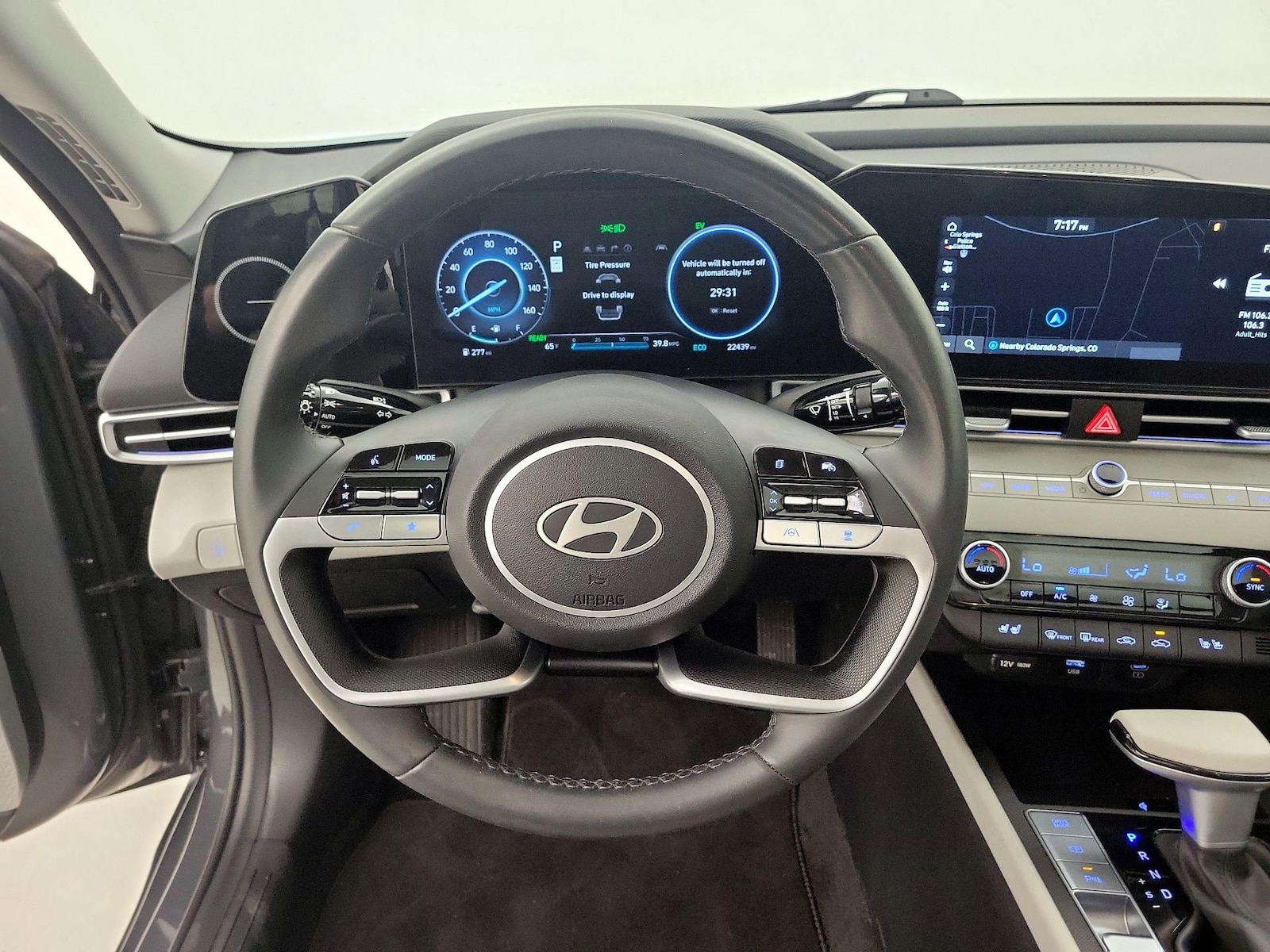2024 Hyundai Elantra Limited - Photo 11