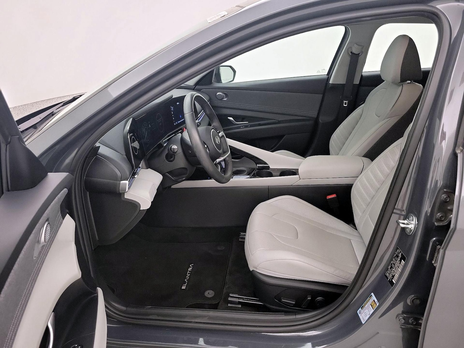 2024 Hyundai Elantra Limited - Photo 12