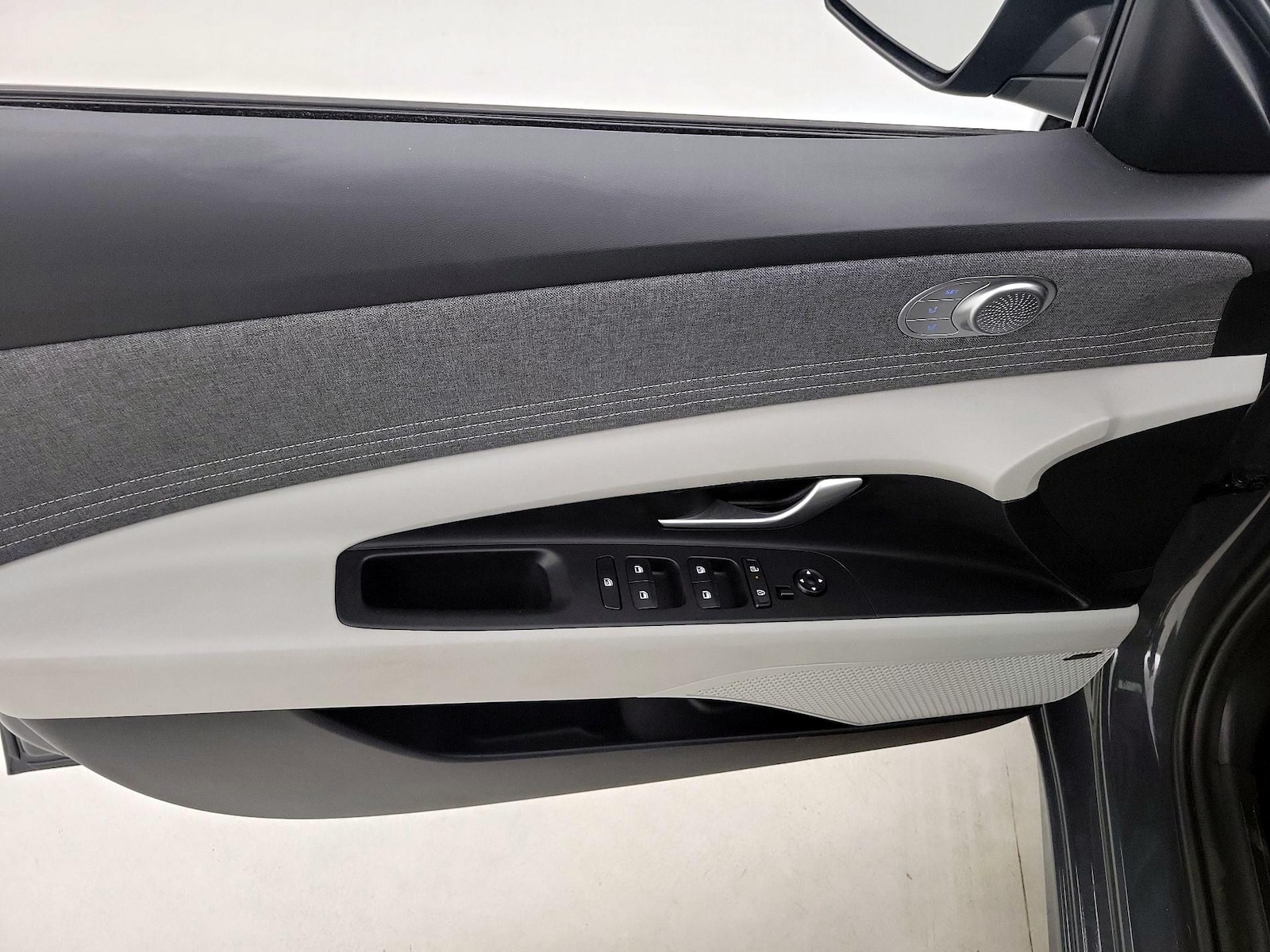 2024 Hyundai Elantra Limited - Photo 13