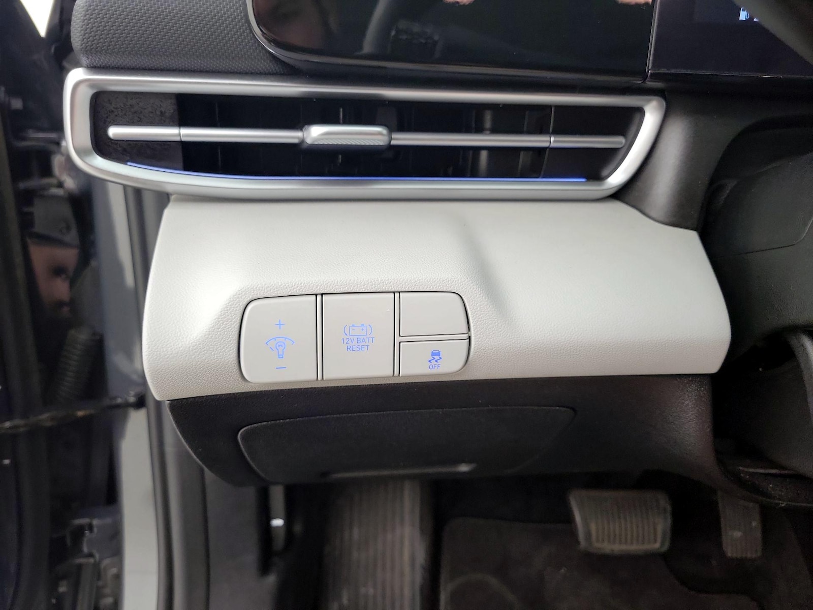 2024 Hyundai Elantra Limited - Photo 14