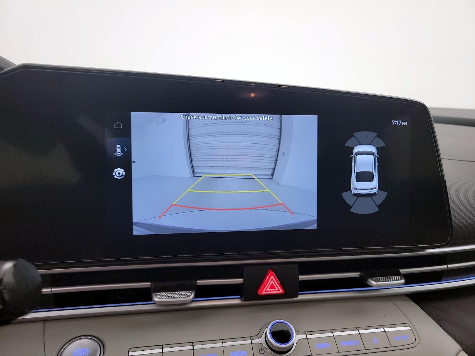 2024 Hyundai Elantra Limited - Photo 16