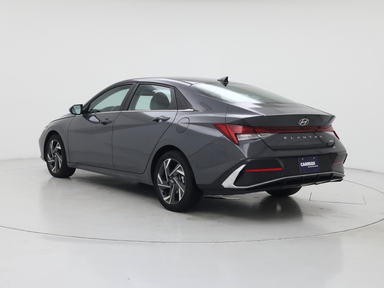 2024 Hyundai Elantra Limited - Photo 3