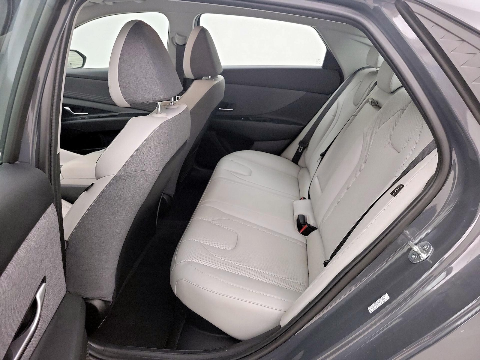 2024 Hyundai Elantra Limited - Photo 22