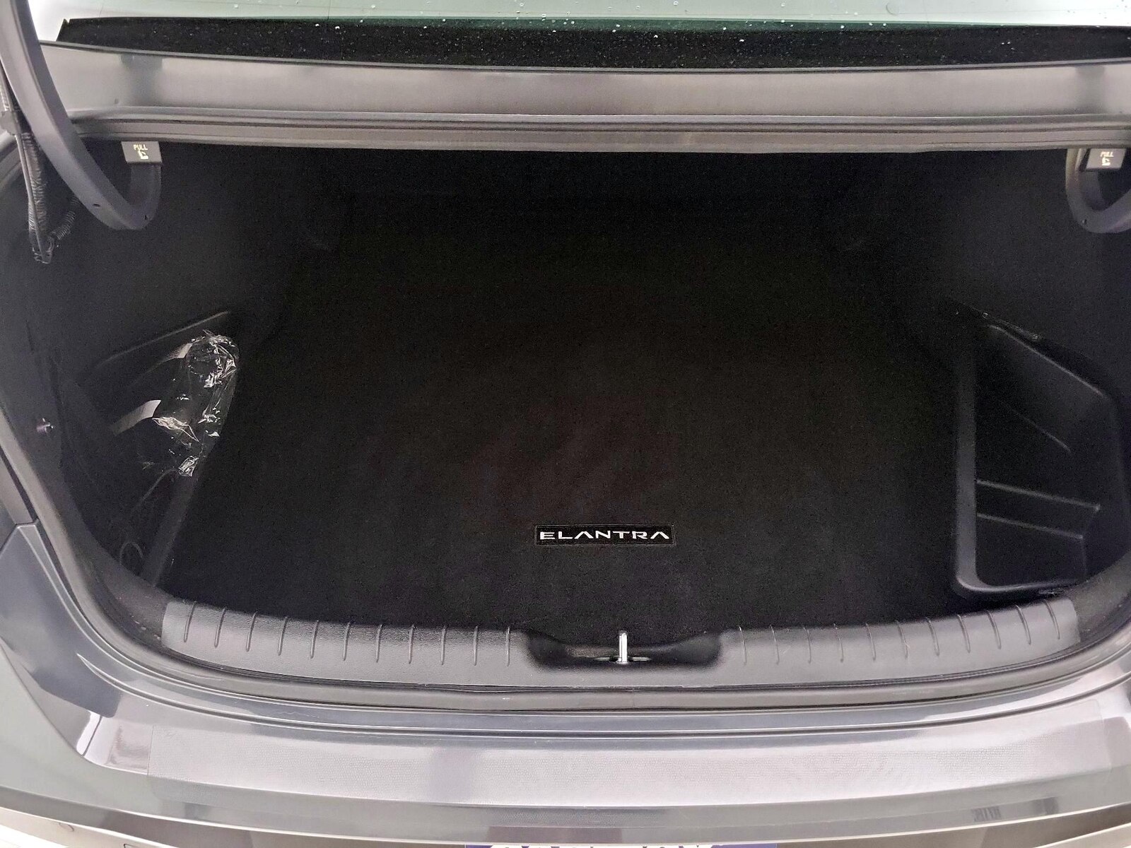 2024 Hyundai Elantra Limited - Photo 23