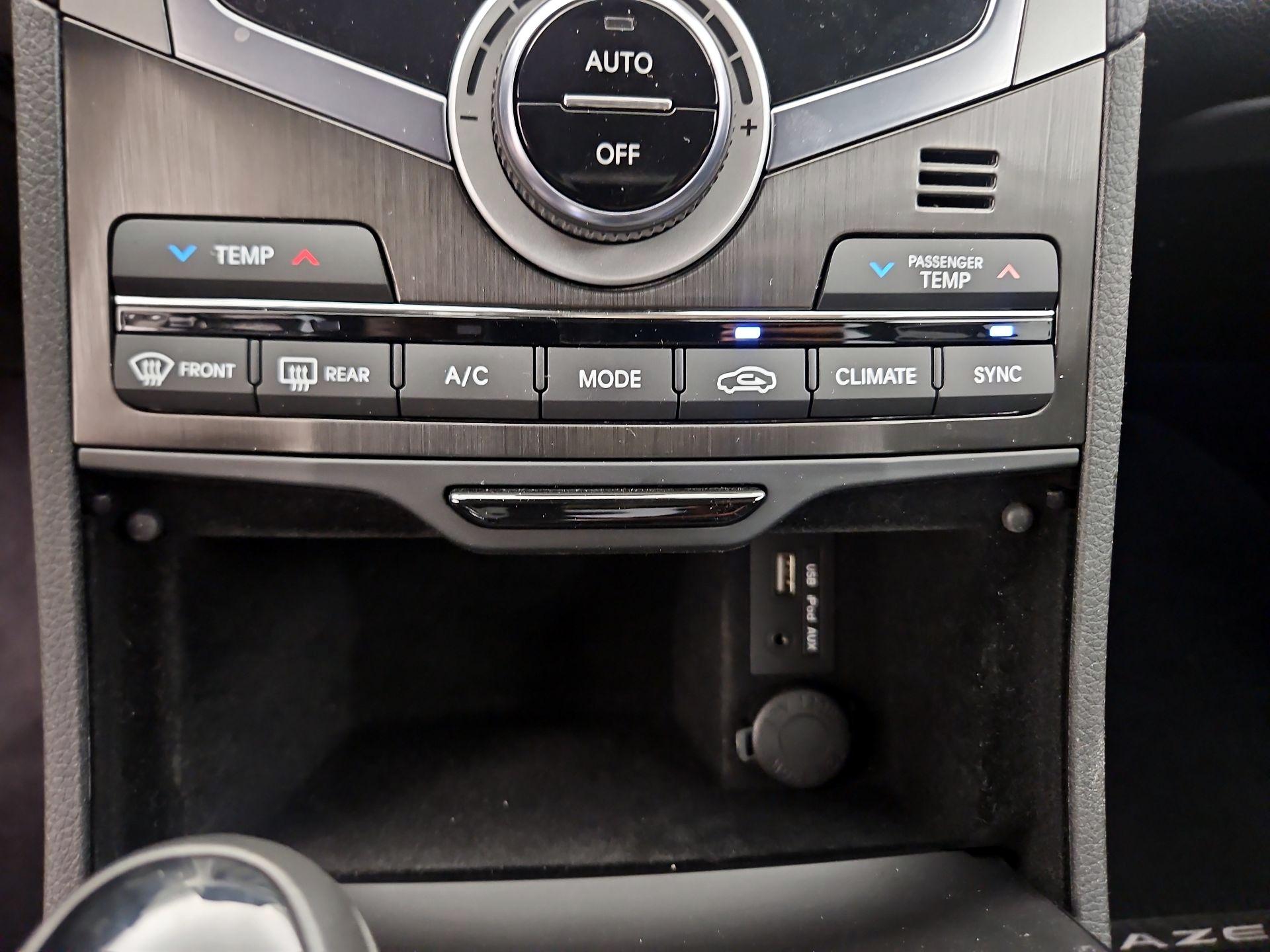 Thumbnail: 2017 Hyundai Azera - 15