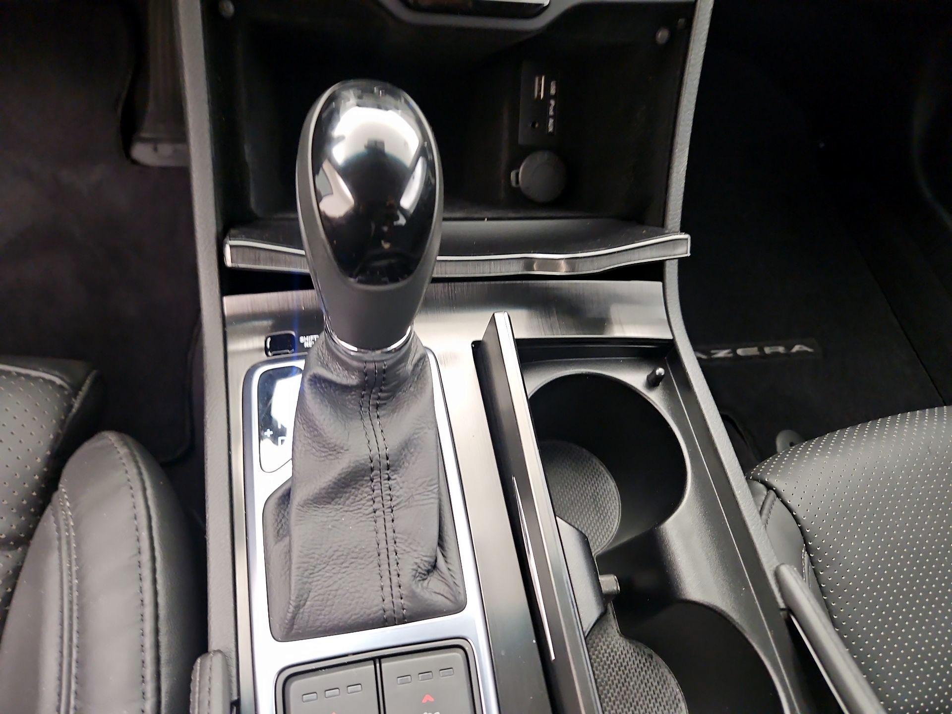 Thumbnail: 2017 Hyundai Azera - 16