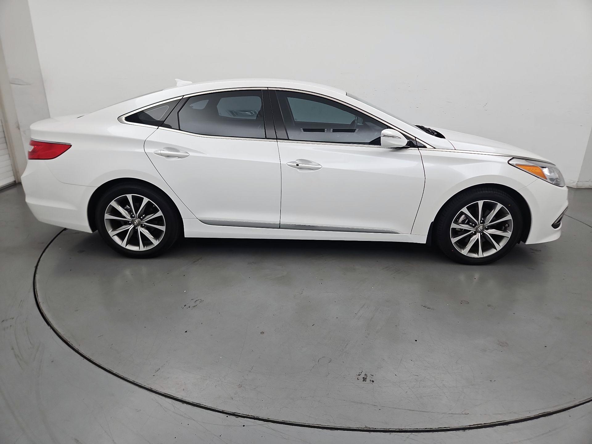 Thumbnail: 2017 Hyundai Azera - 4