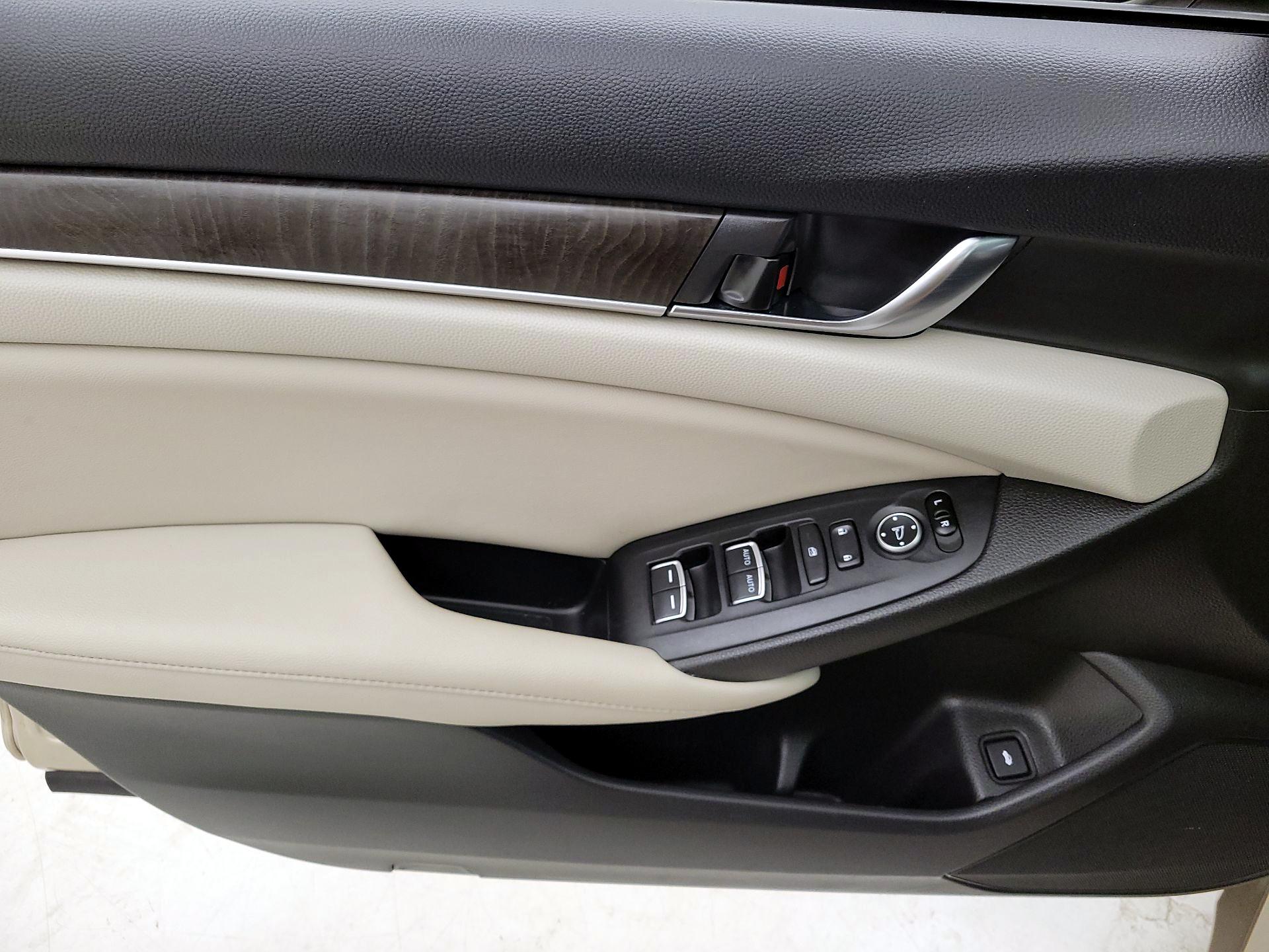 Thumbnail: 2020 Honda Accord - 12