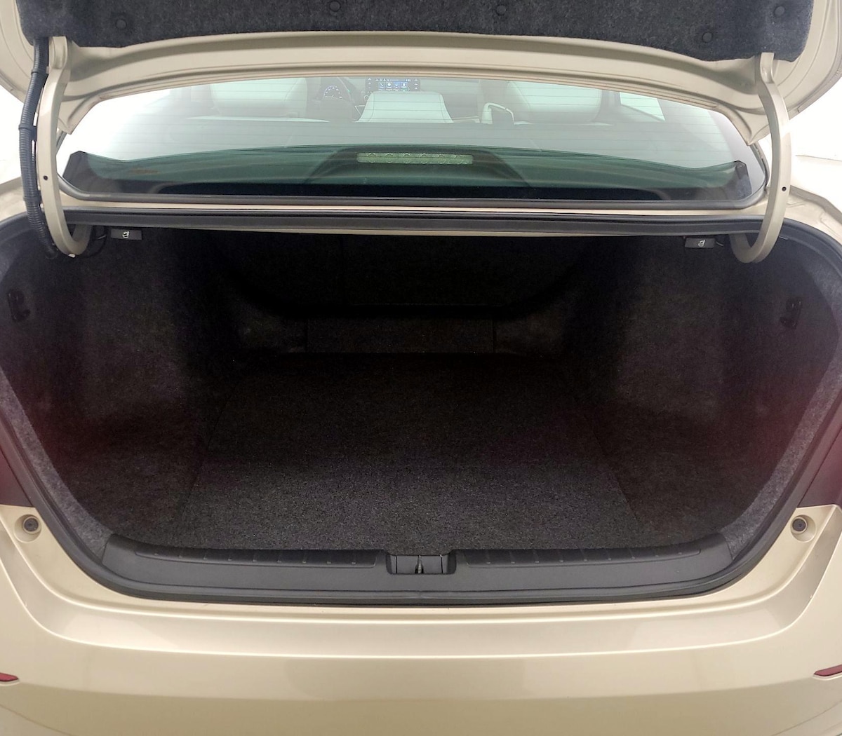 Trunk/Cargo (Seats Up)