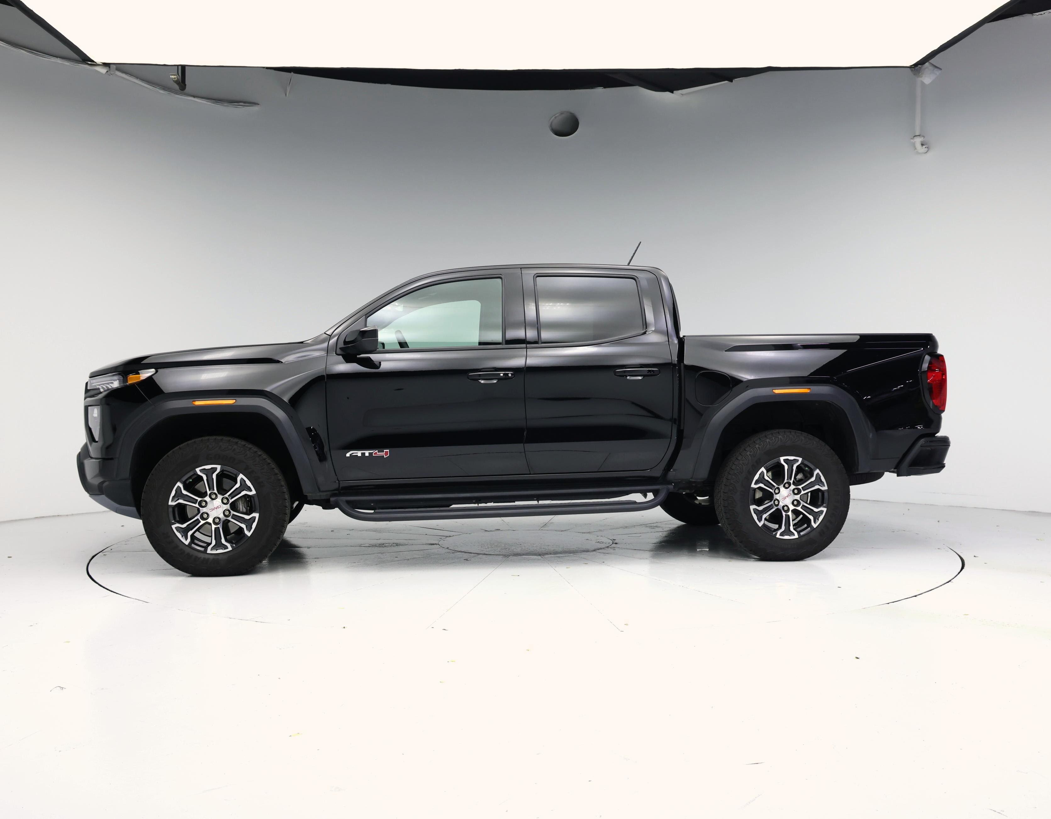 Thumbnail: 2025 GMC Canyon - 3