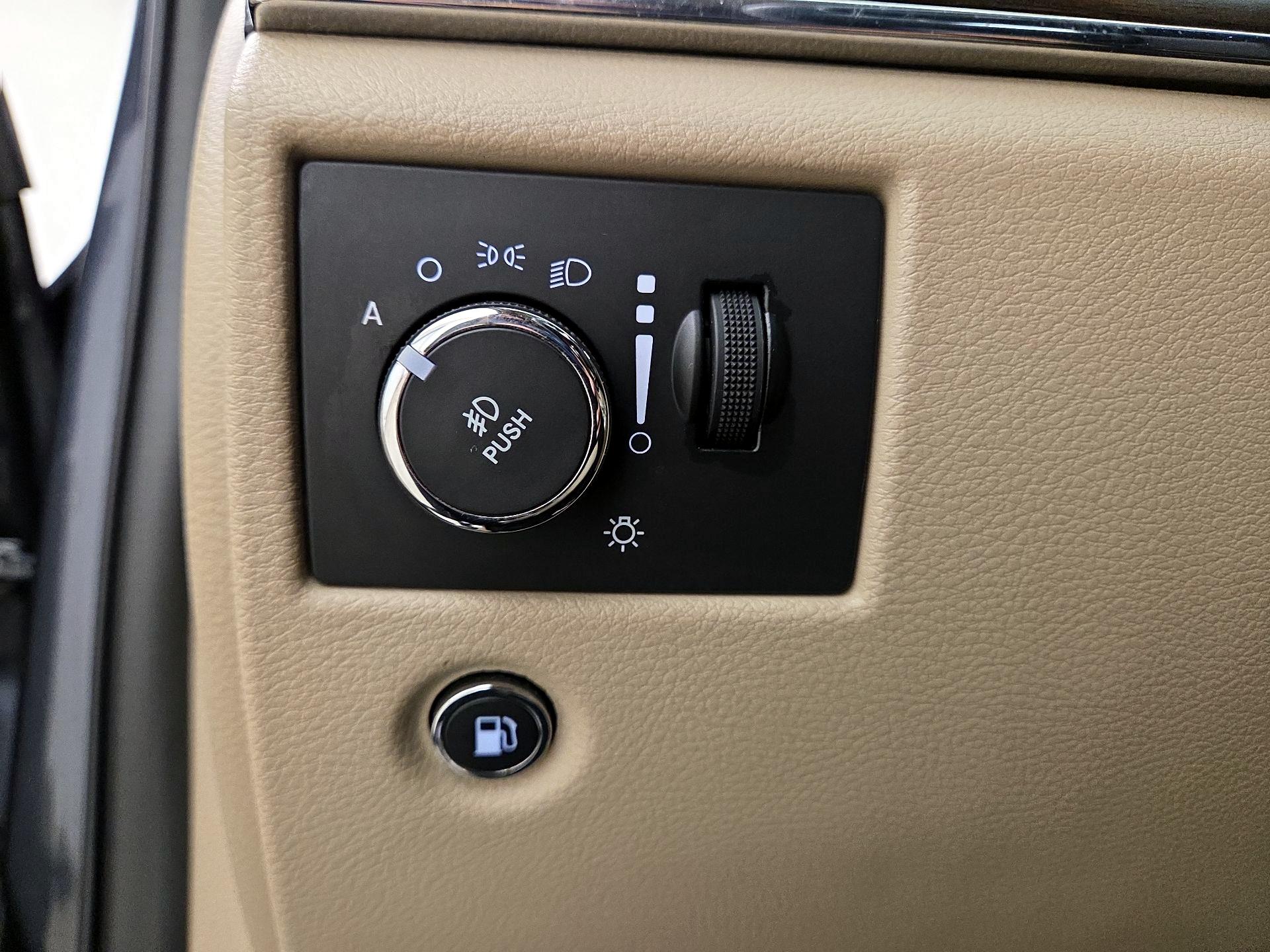 Thumbnail: 2015 Jeep Grand Cherokee - 13