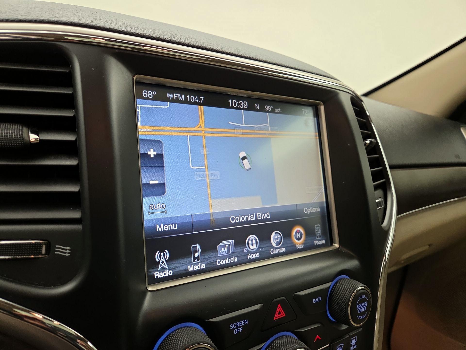 Thumbnail: 2015 Jeep Grand Cherokee - 14