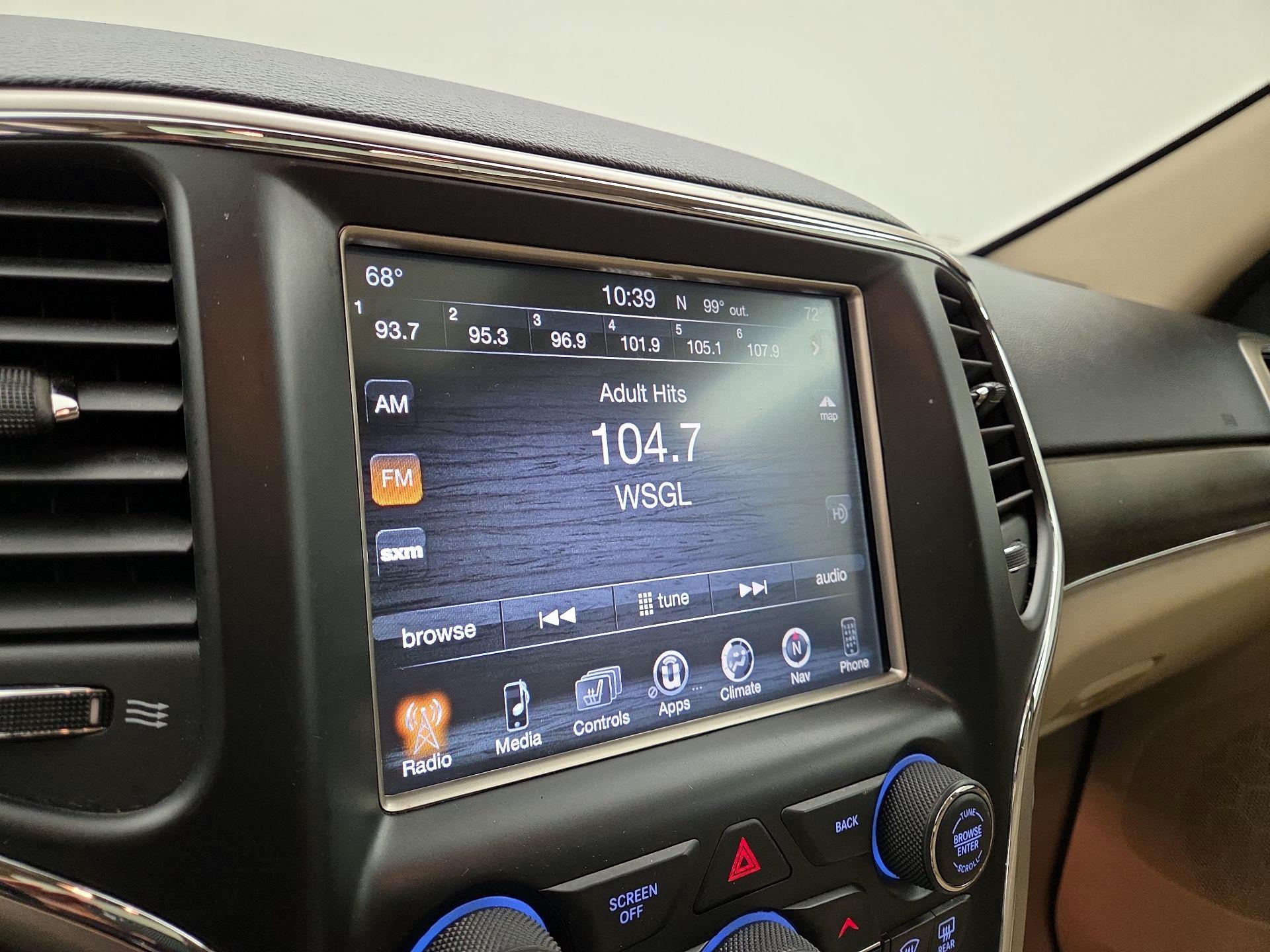 Thumbnail: 2015 Jeep Grand Cherokee - 16