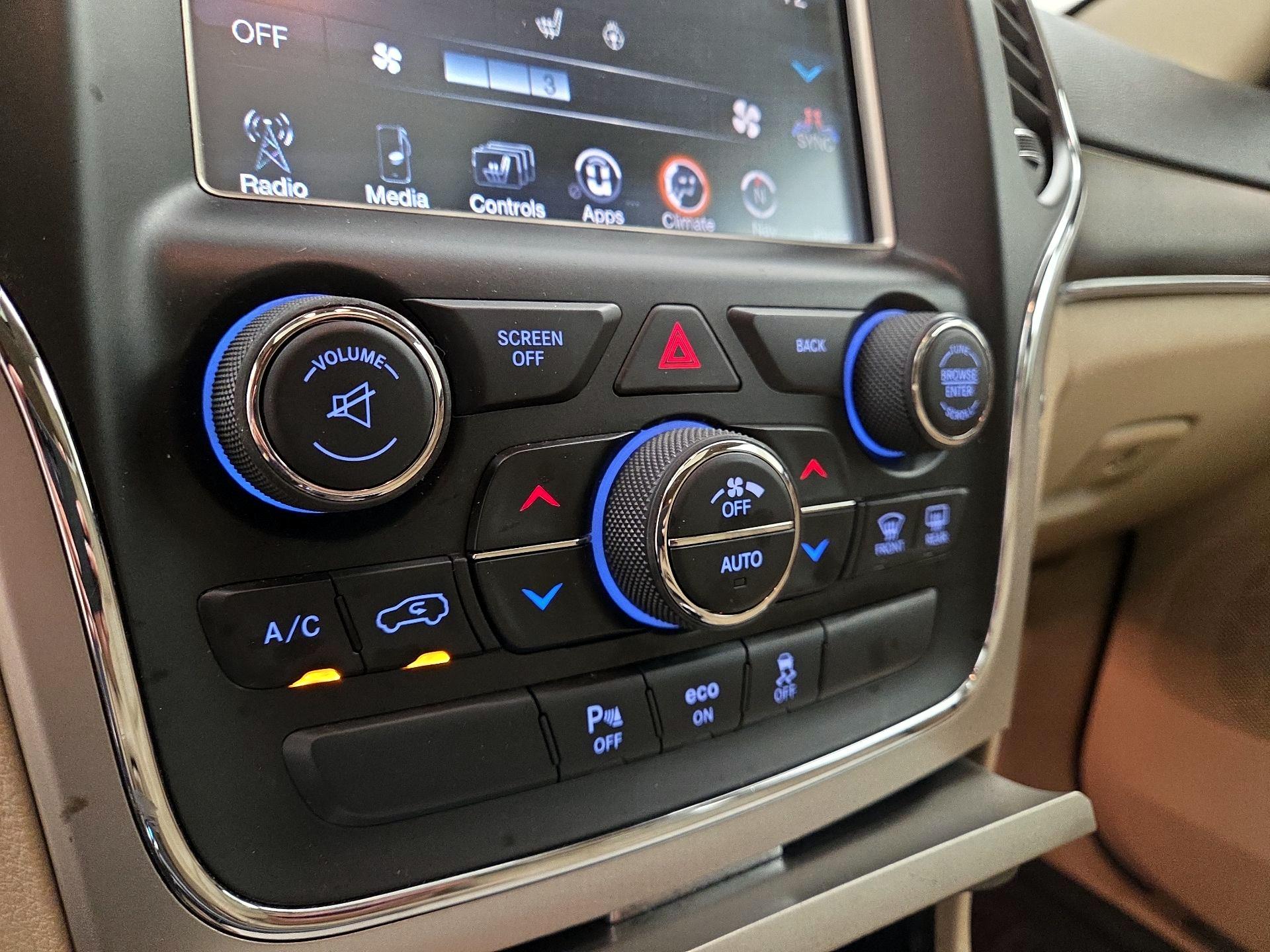 Thumbnail: 2015 Jeep Grand Cherokee - 17