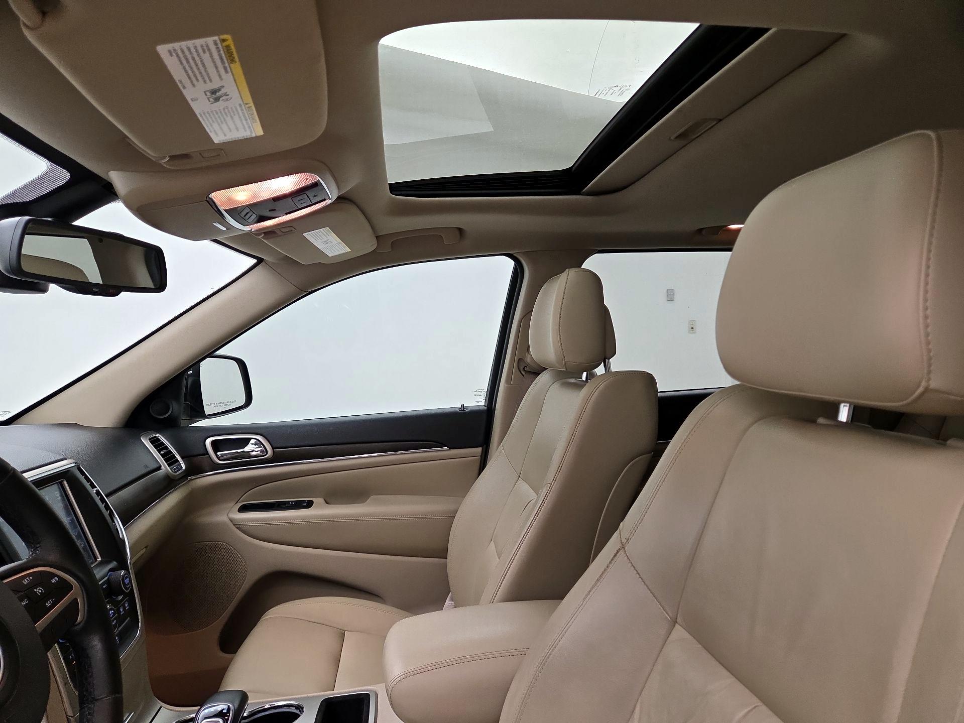 Thumbnail: 2015 Jeep Grand Cherokee - 20