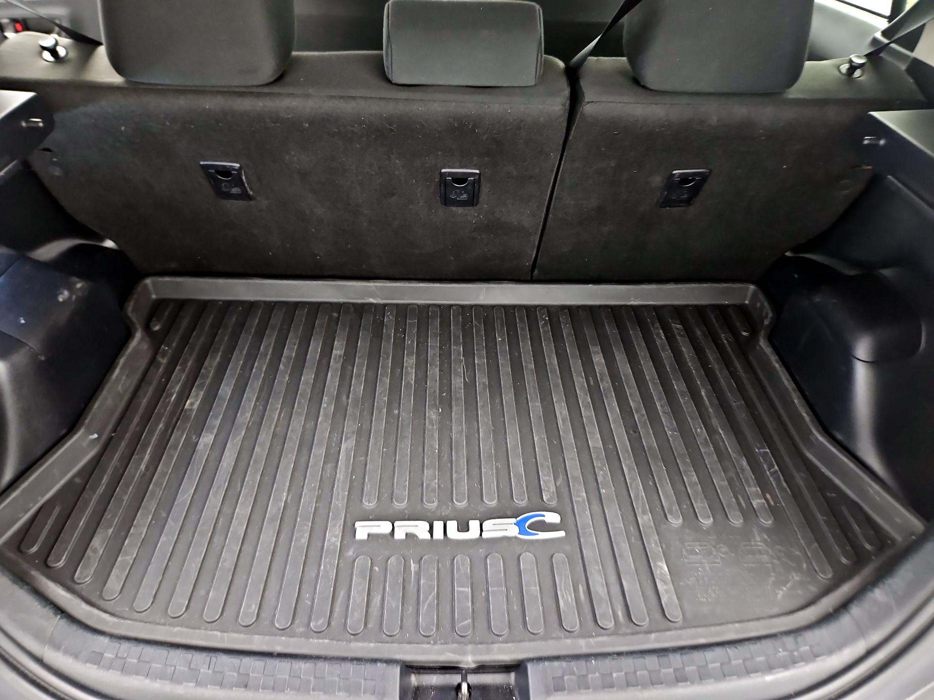 Thumbnail: 2015 Toyota Prius c - 19