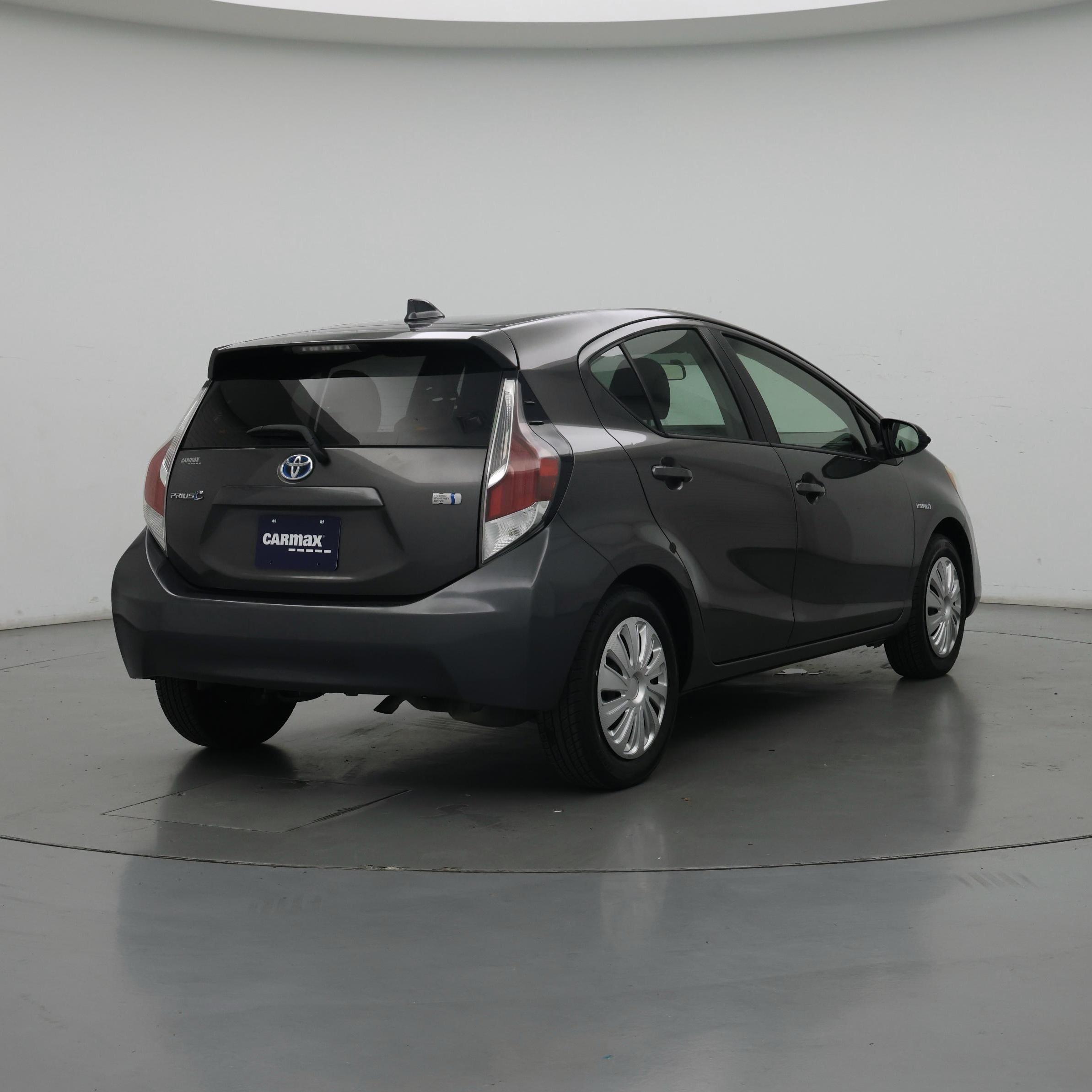 Thumbnail: 2015 Toyota Prius c - 8