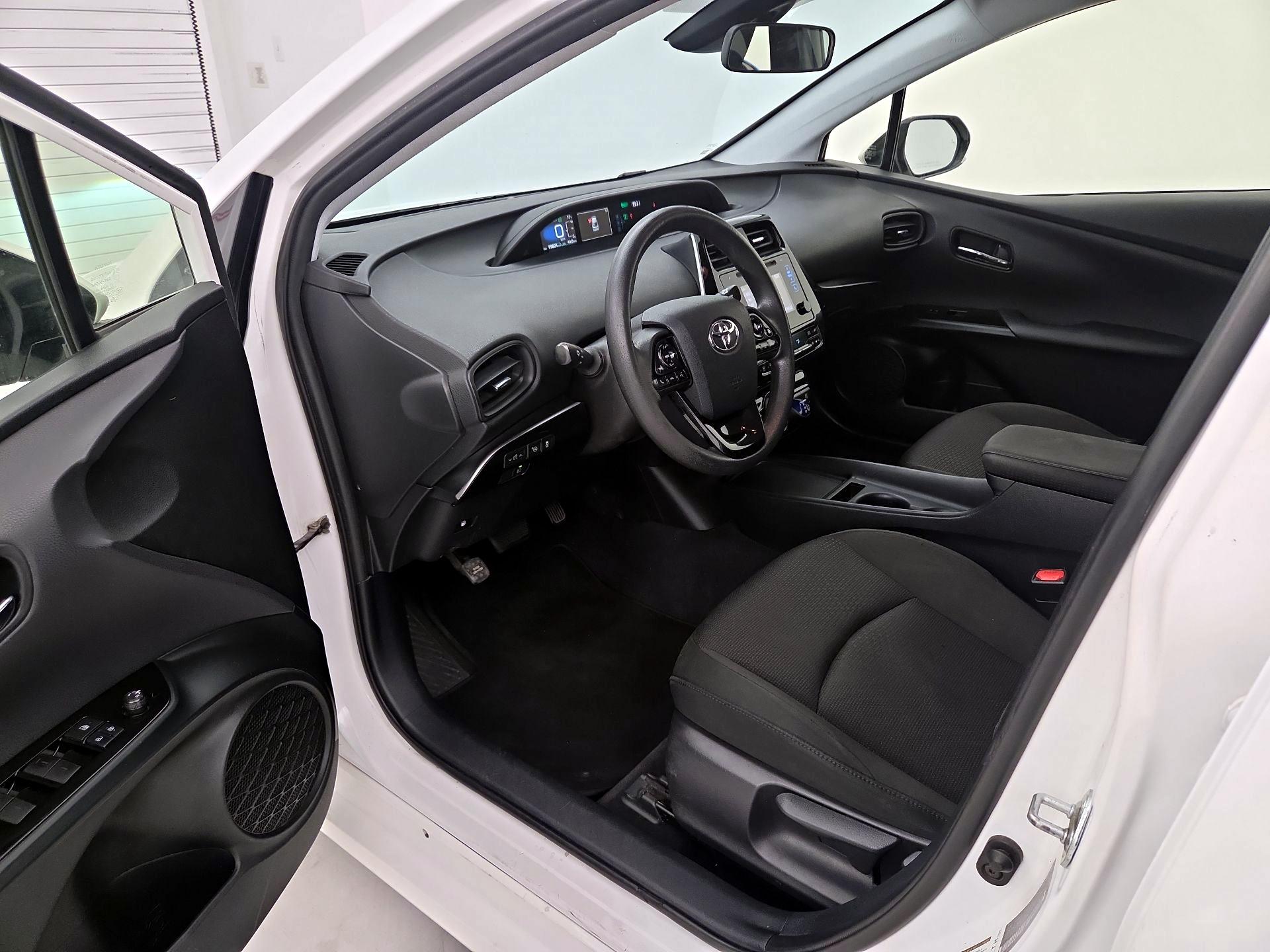 Thumbnail: 2019 Toyota Prius - 11