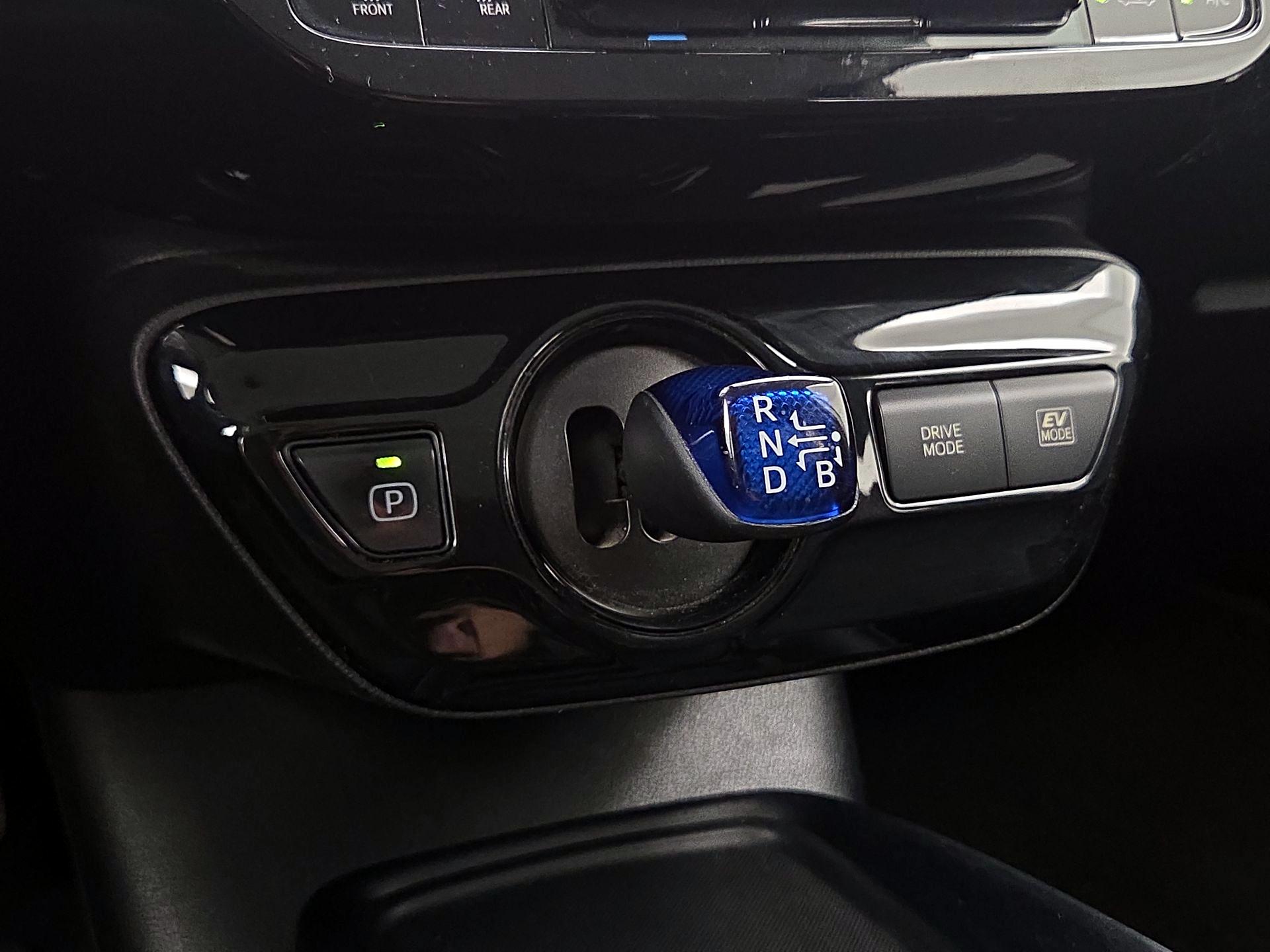 Thumbnail: 2019 Toyota Prius - 17