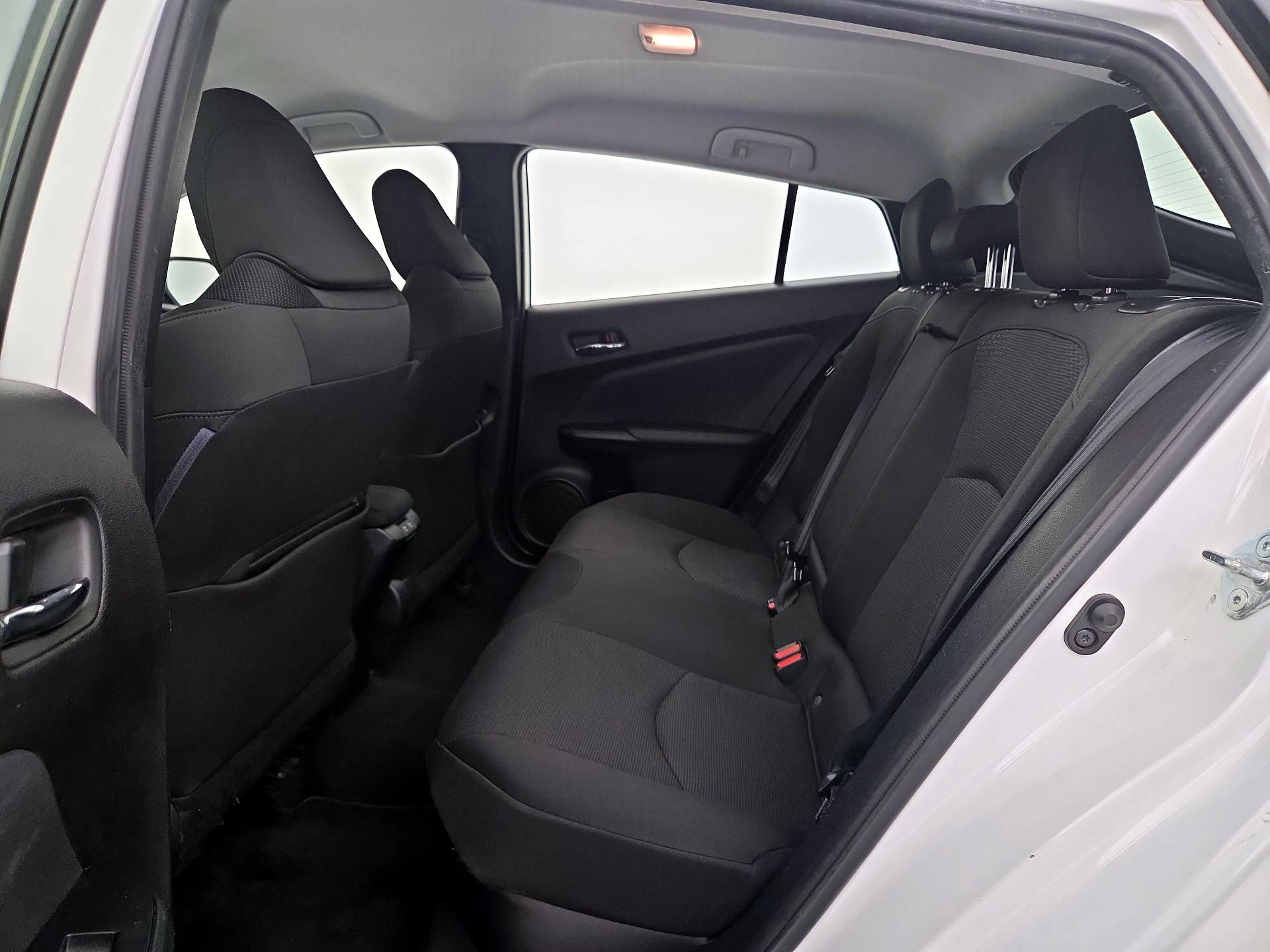 Thumbnail: 2019 Toyota Prius - 18