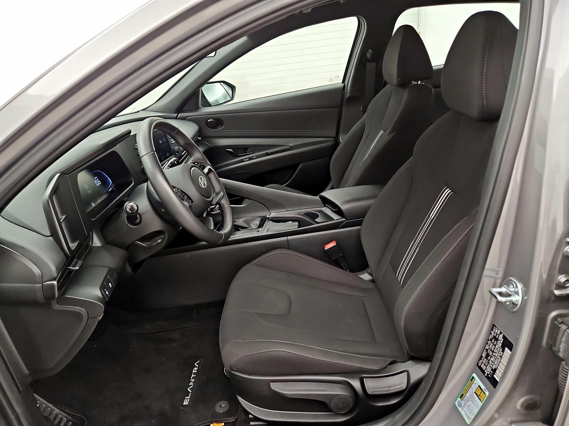 Thumbnail: 2025 Hyundai Elantra - 11