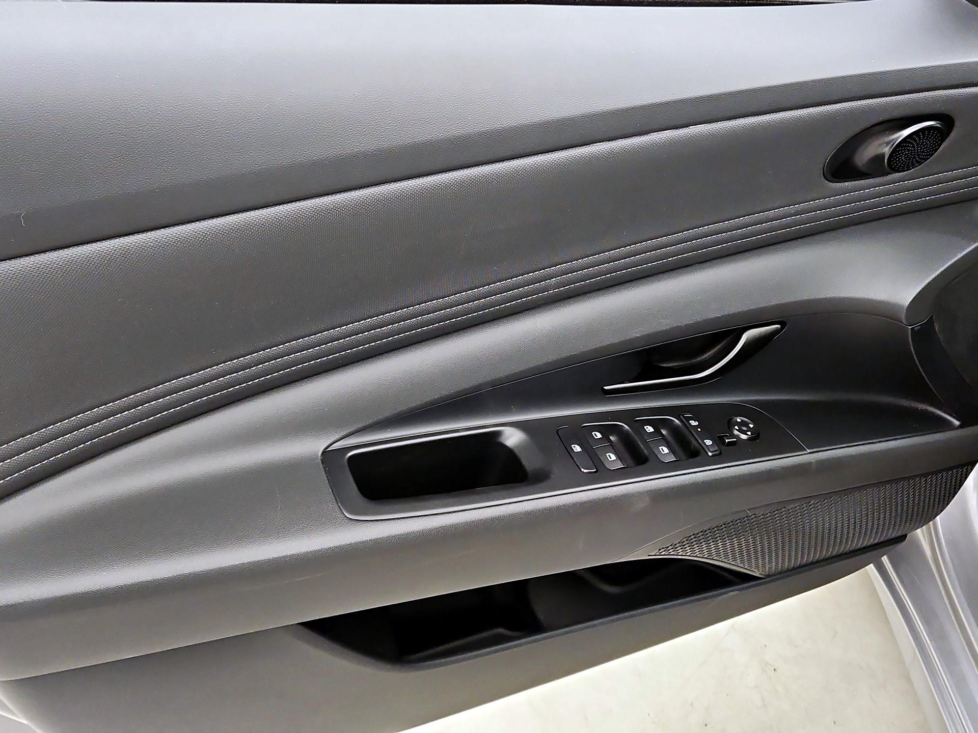 Thumbnail: 2025 Hyundai Elantra - 12