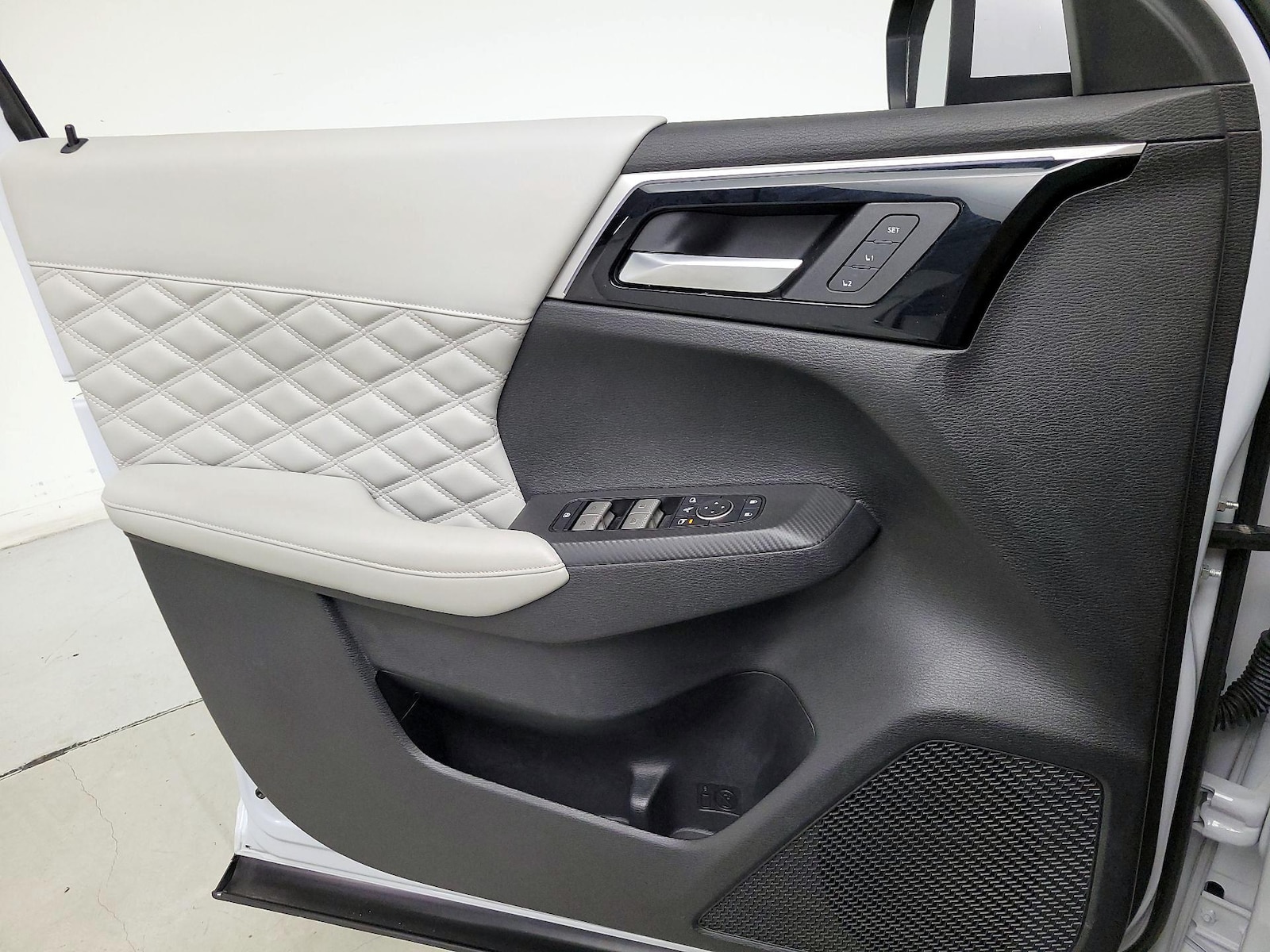 2023 Mitsubishi Outlander Plug-In Hybrid SEL - Photo 13