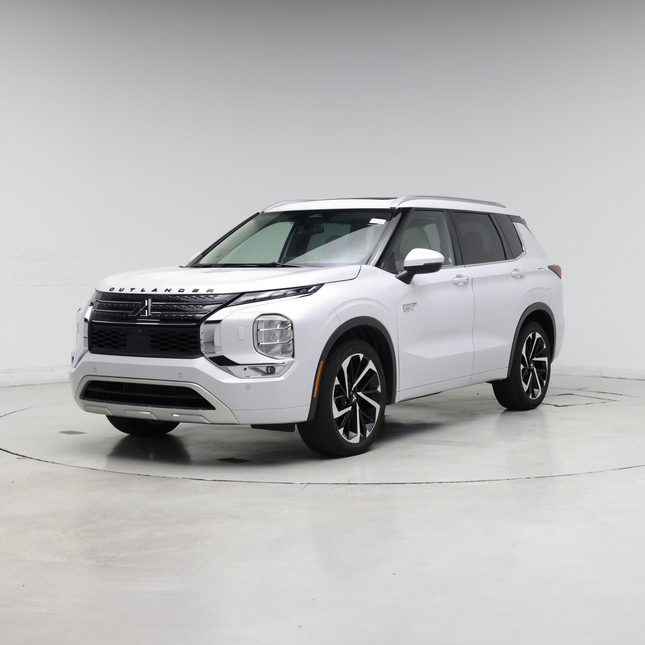 Thumbnail: 2023 Mitsubishi Outlander - 4