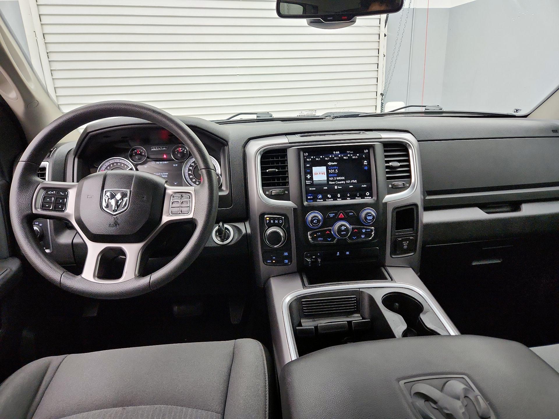 Thumbnail: 2023 RAM 1500 Classic - 9