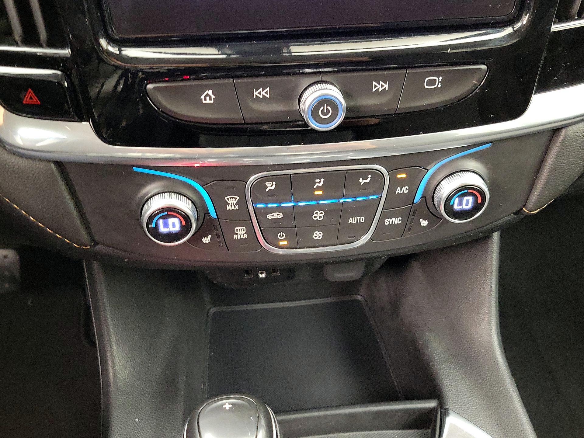 Thumbnail: 2019 Chevrolet Traverse - 16