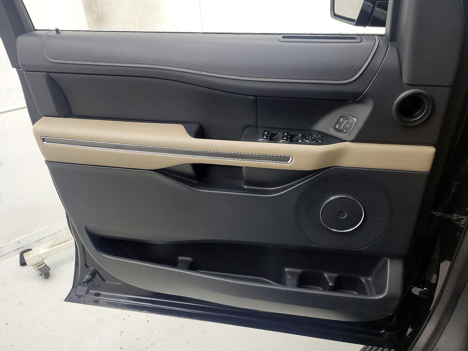 2022 Ford Expedition XLT - Photo 13