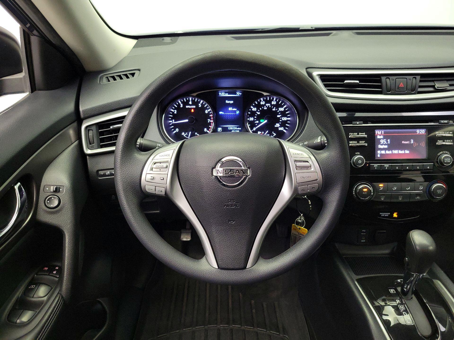 Thumbnail: 2015 Nissan Rogue - 10
