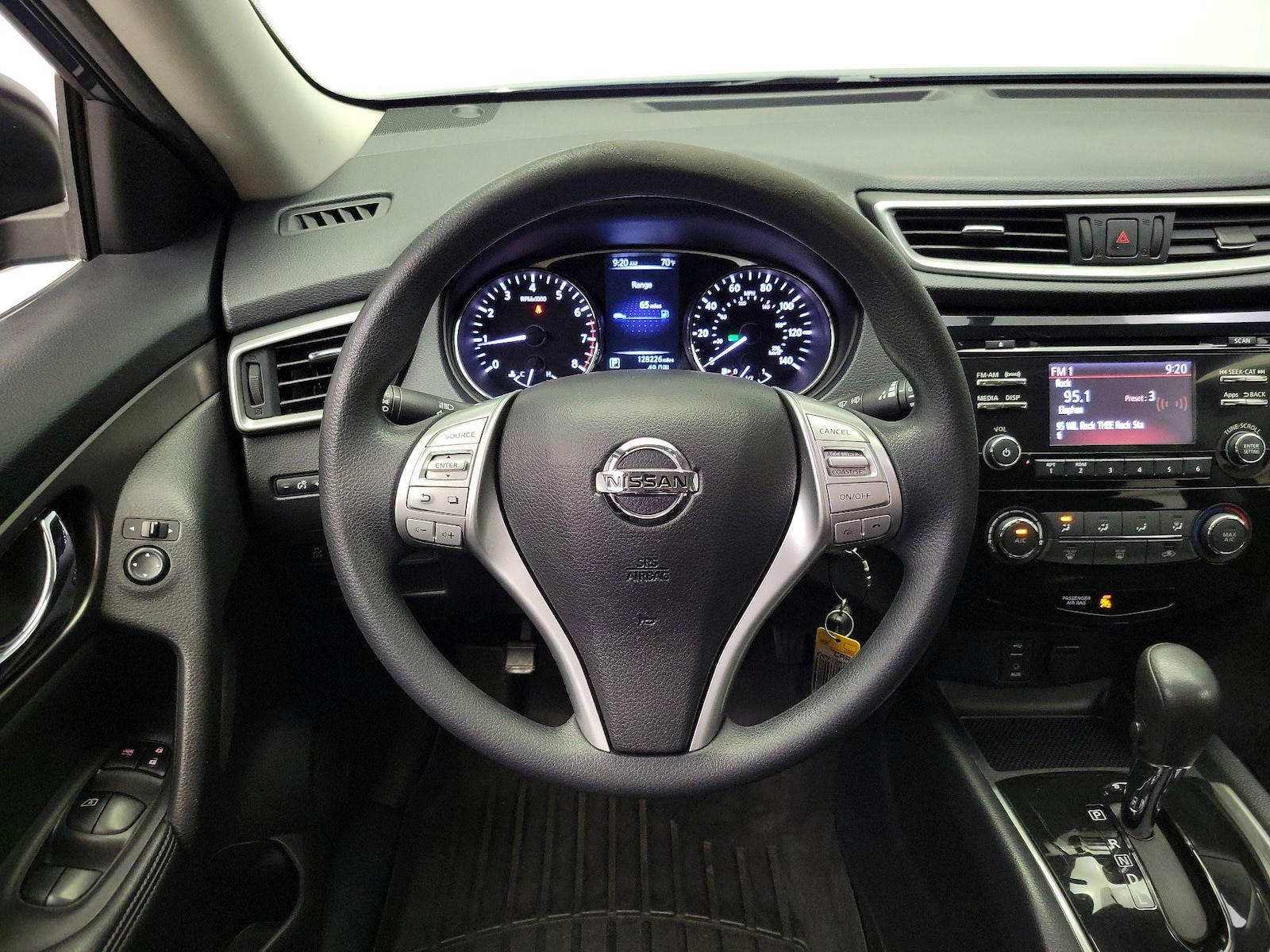 2015 Nissan Rogue S - Photo 11