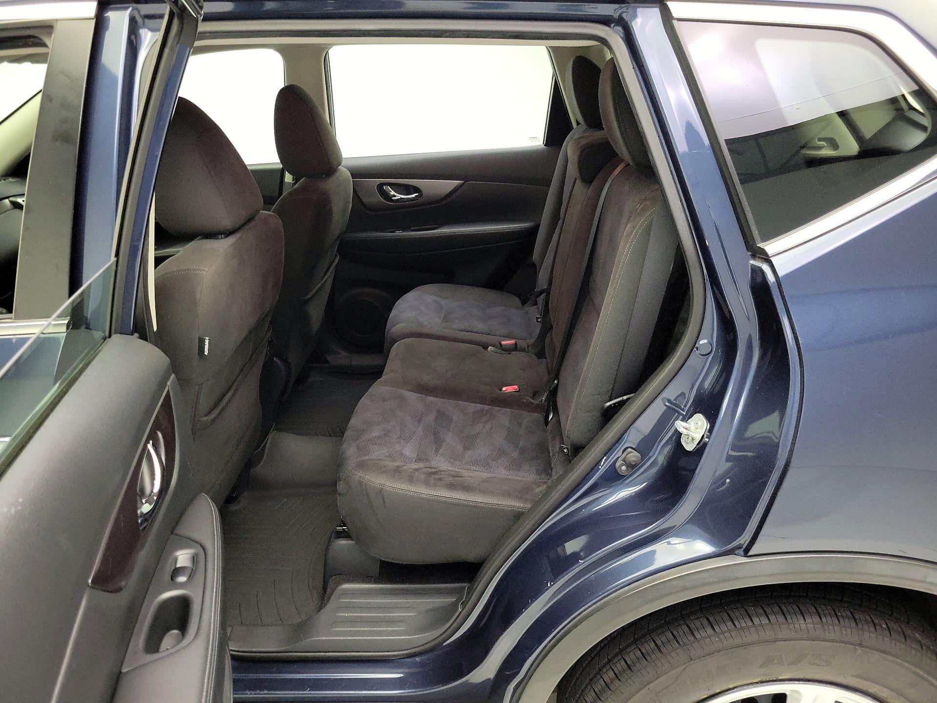 Thumbnail: 2015 Nissan Rogue - 19